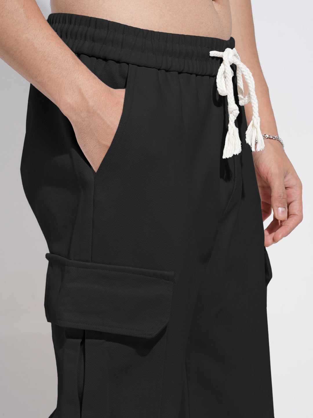 Men's Black Relaxed Fit Cargo Trousers
