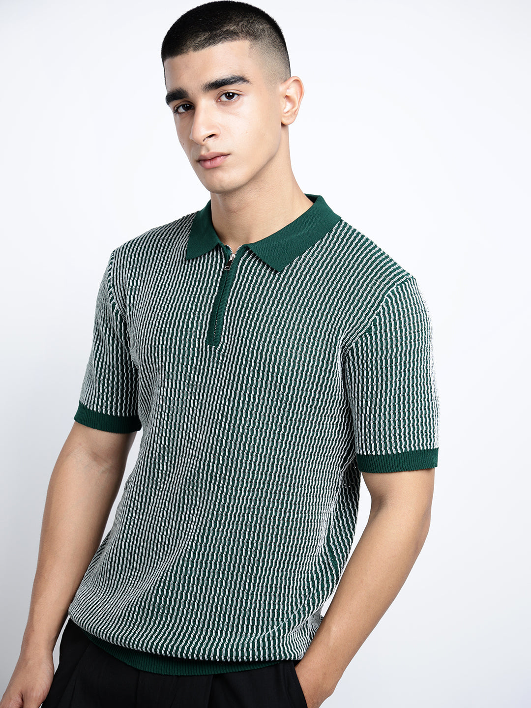 Men's Textured  Green Short Sleeves Polo Collar Regular Fit T-Shirt with Zip Details