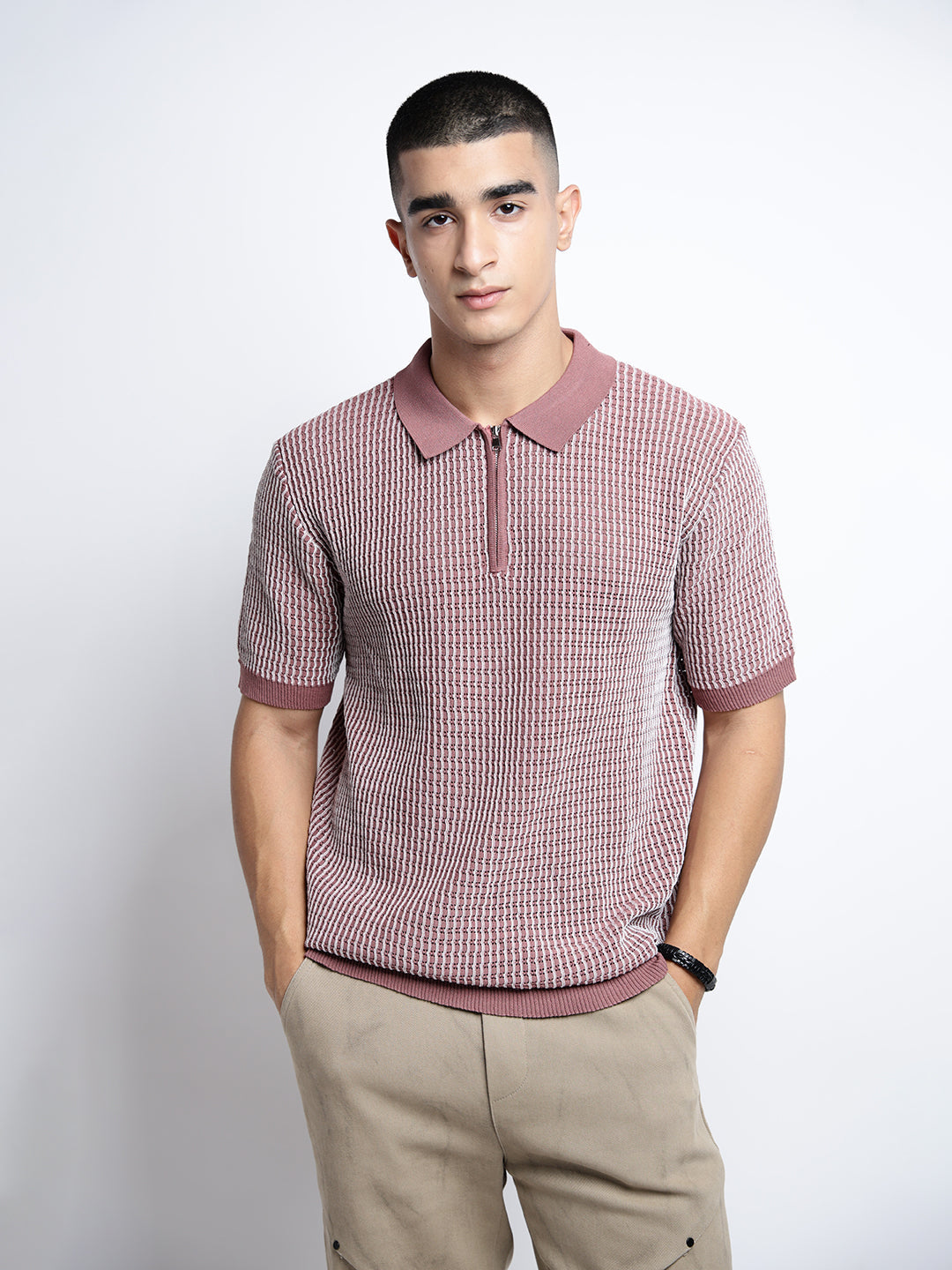 Men's Textured  Mauve Short Sleeves Polo Collar Regular Fit T-Shirt with Zip Details