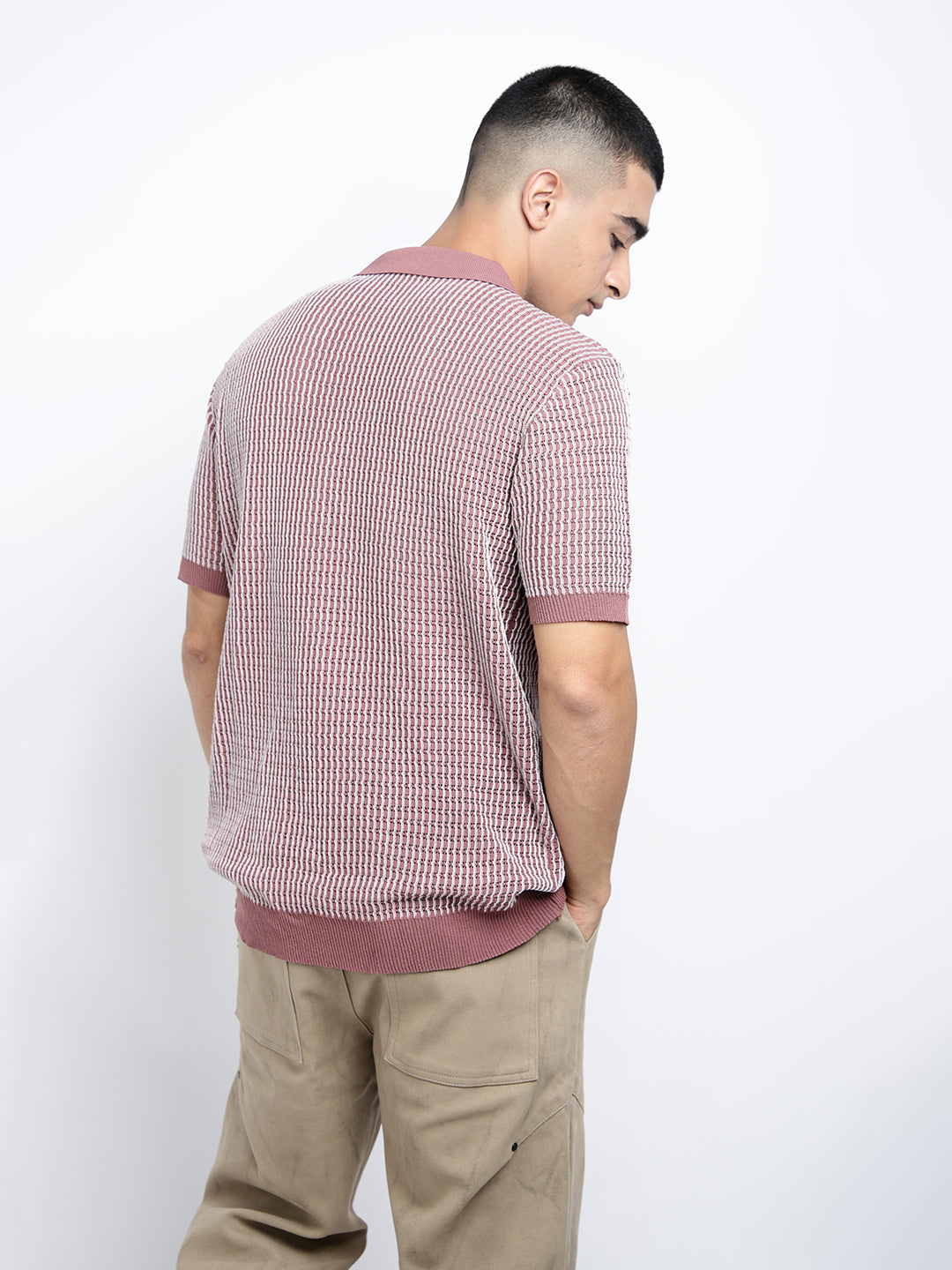 Men's Textured  Mauve Short Sleeves Polo Collar Regular Fit T-Shirt with Zip Details