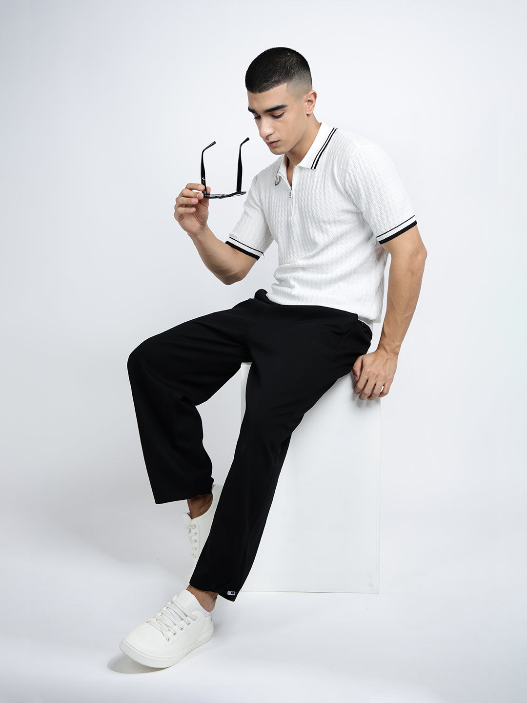 Men’s Textured White Short Sleeve Polo T-Shirt with Contrast Zip Details