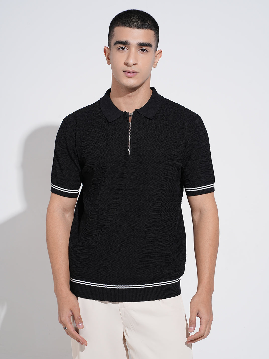 Men's Textured Black Short Sleeves Polo Collar Regular Fit T-Shirt with Zip Detail