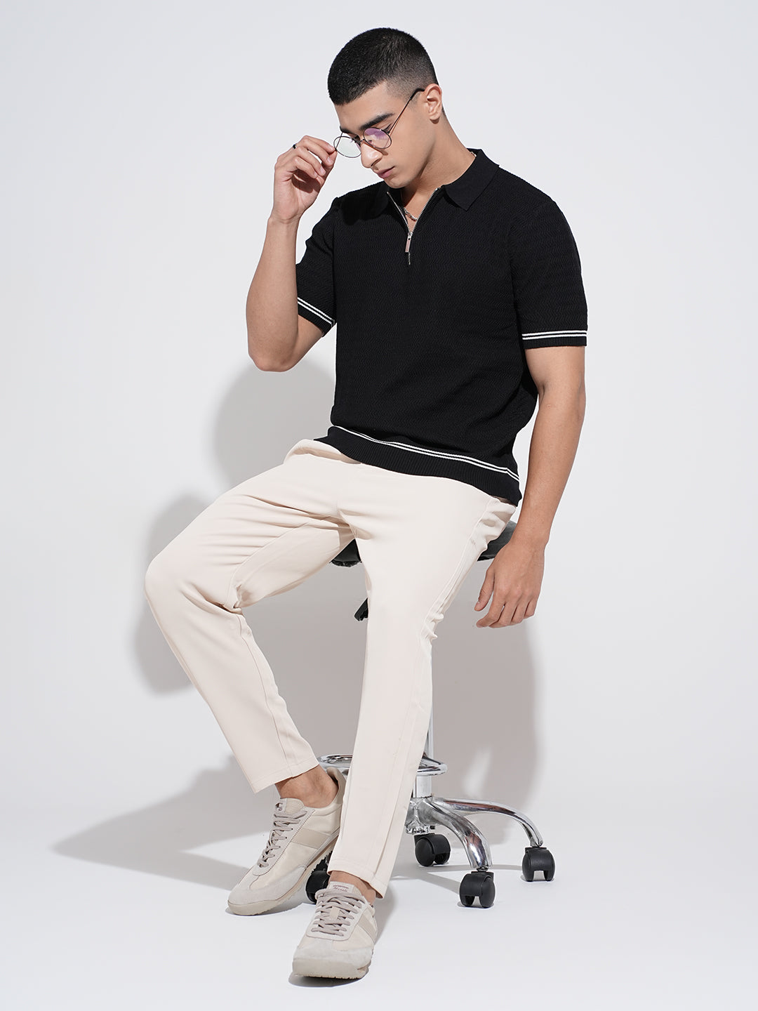 Men's Textured Black Short Sleeves Polo Collar Regular Fit T-Shirt with Zip Detail