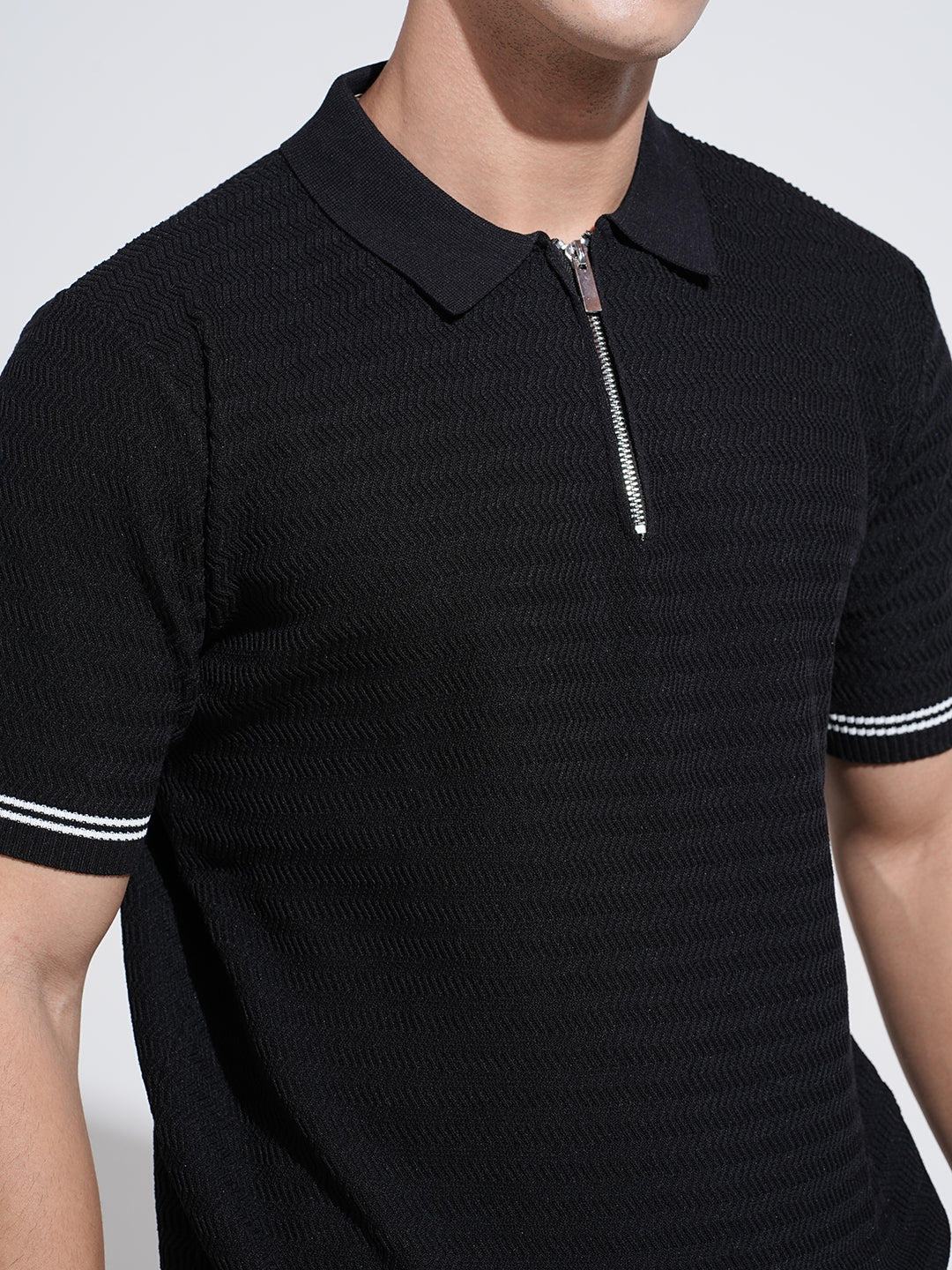 Men's Textured Black Short Sleeves Polo Collar Regular Fit T-Shirt with Zip Detail
