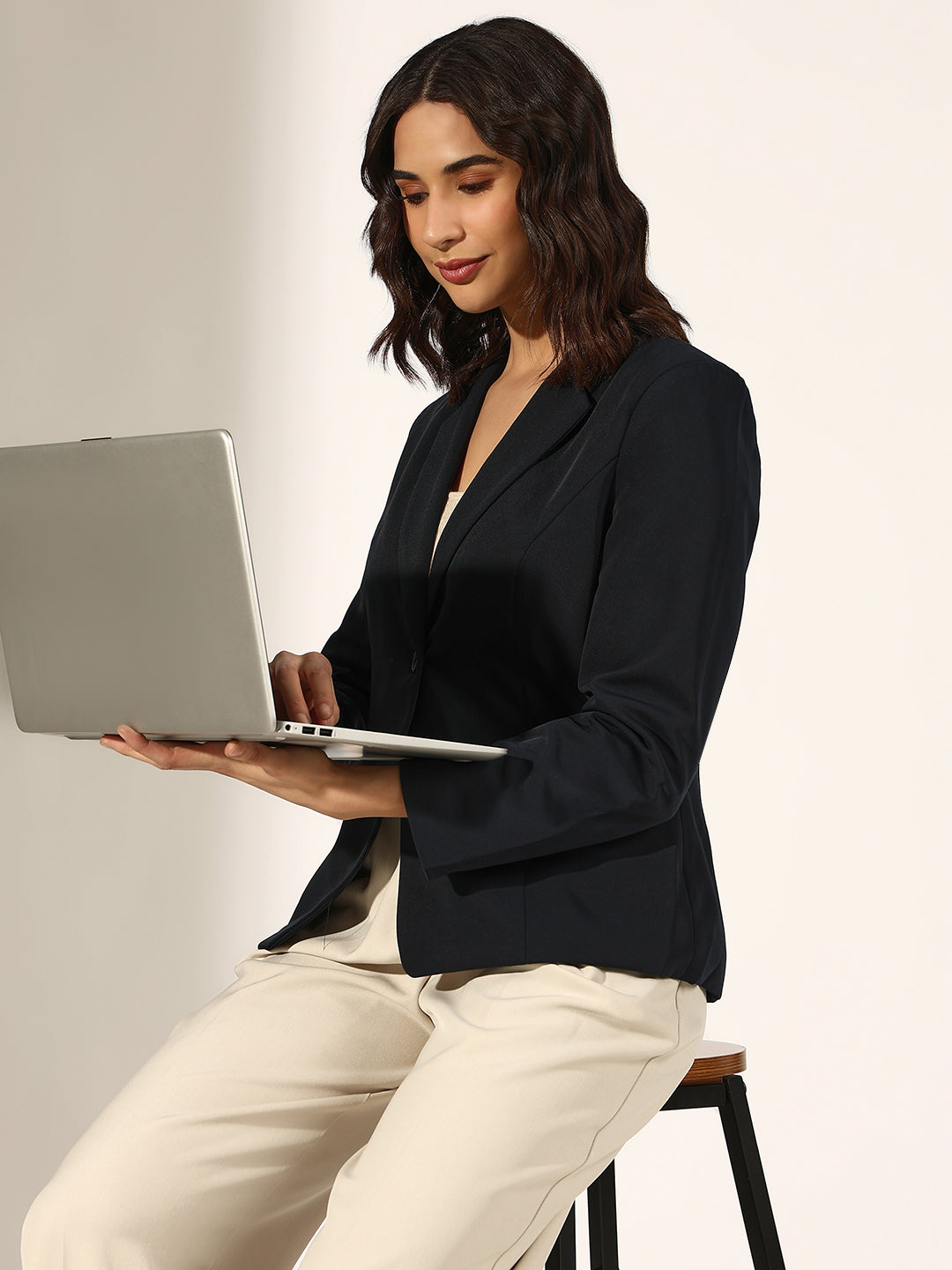 Women's Navy Blue Tailored Single-Breasted Blazer