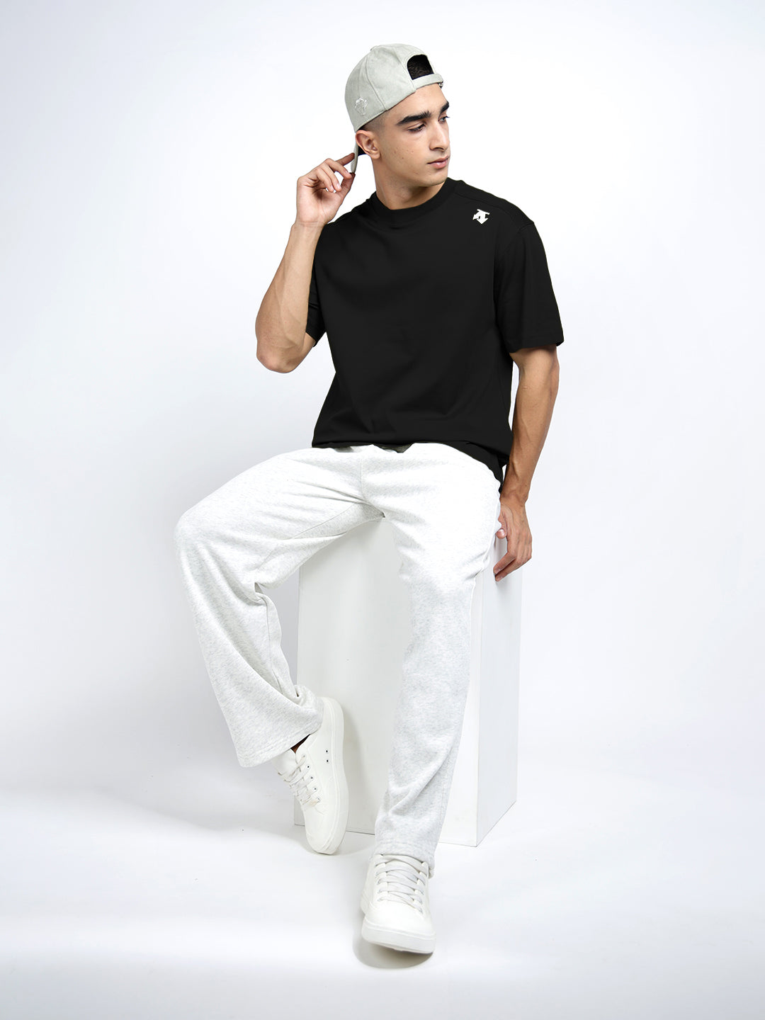 Men's Black Short Sleeves Crew Neck Relaxed Fit T-Shirt