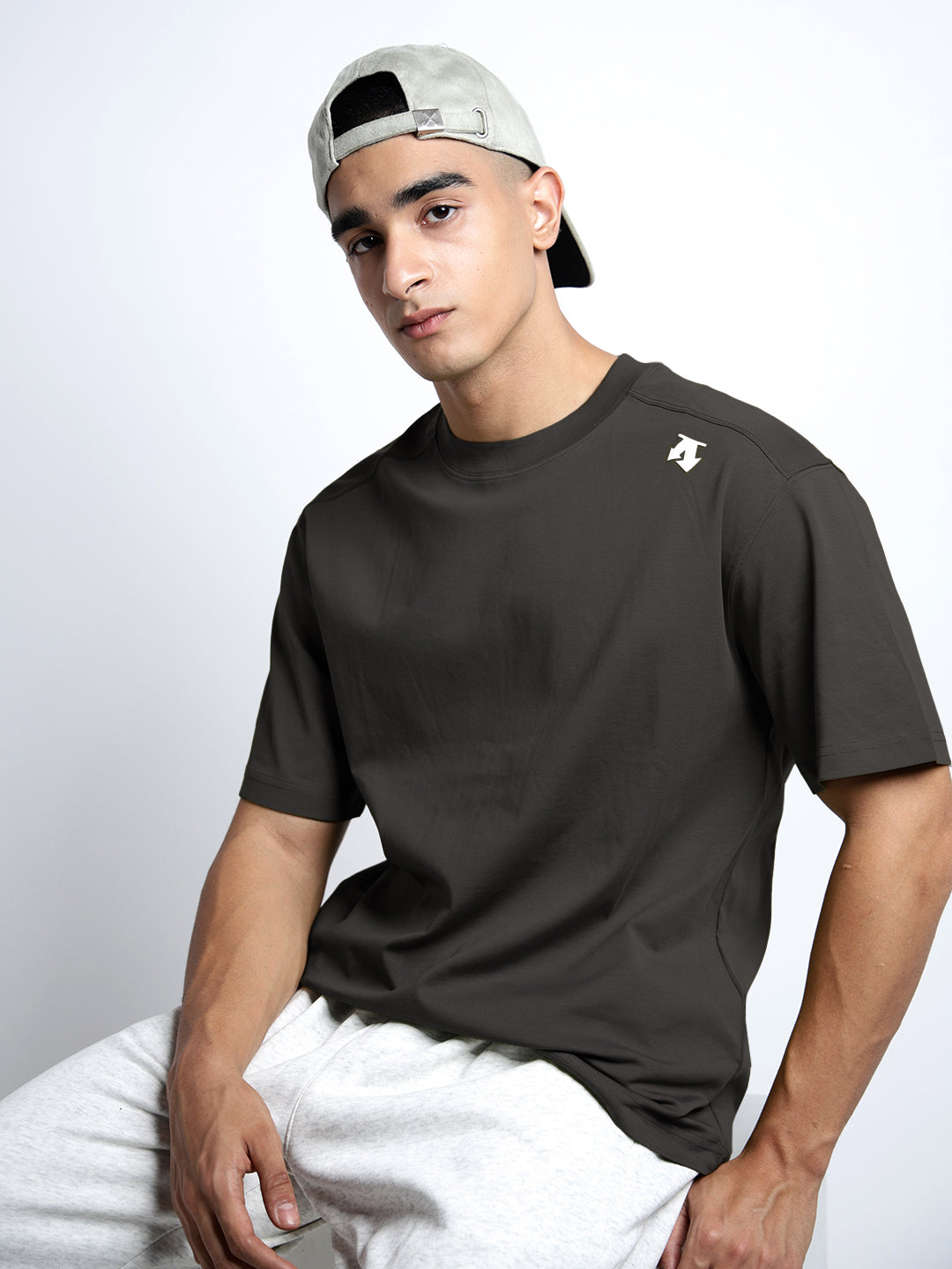 Men's Grey Short Sleeves Crew Neck Relaxed Fit T-Shirt