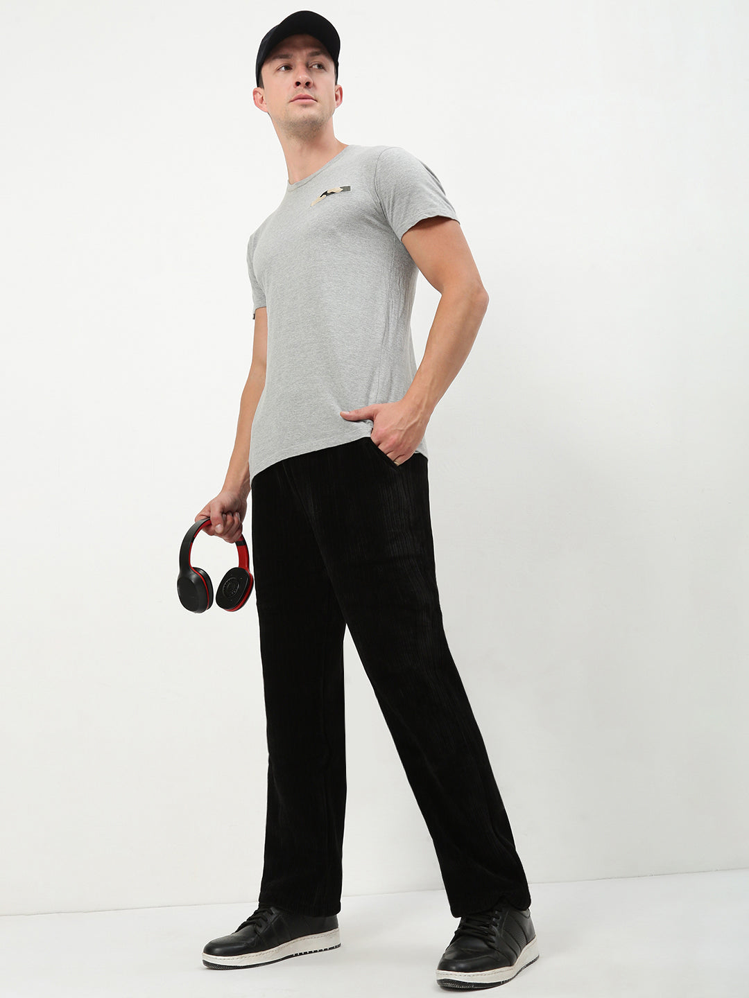 Men Black Solid Straight Fit Trousers