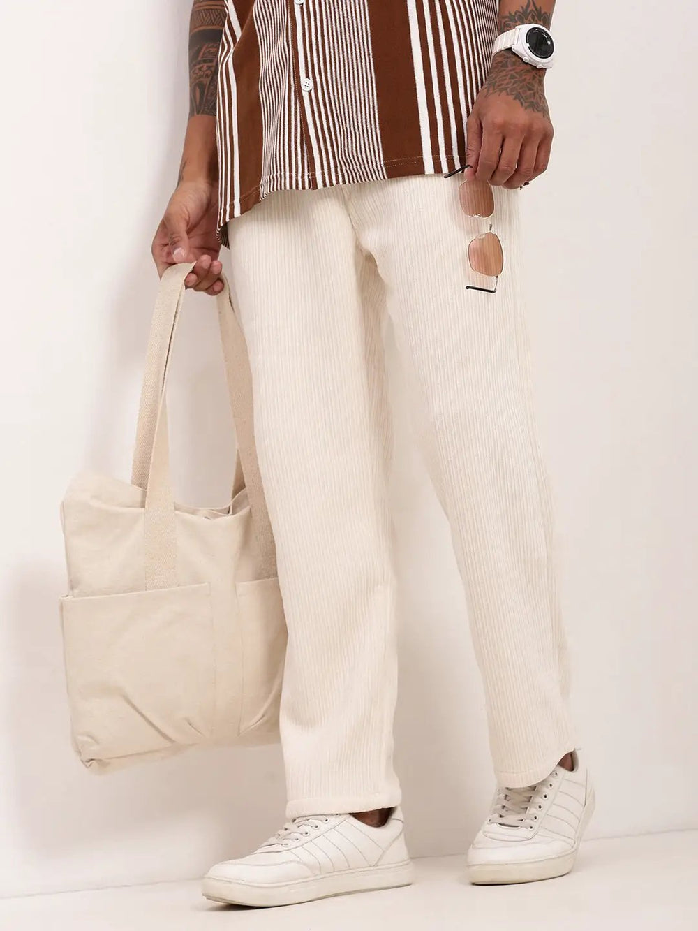 Men's Cream Solid Straight Fit Trousers