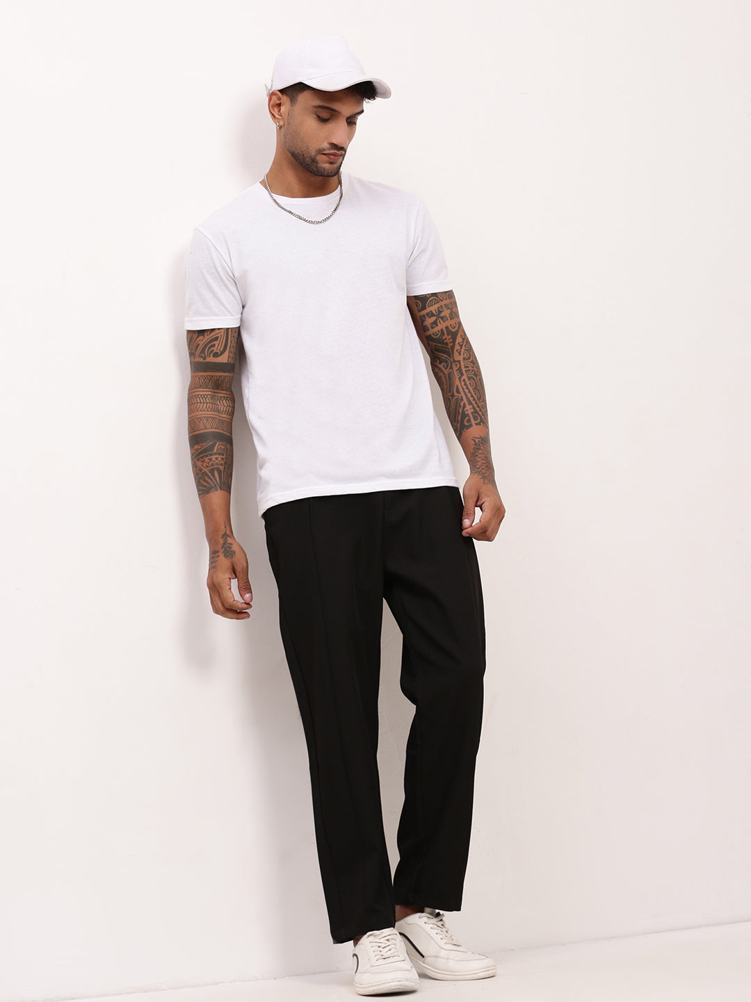 Men Black Solid Slim Fit Trousers