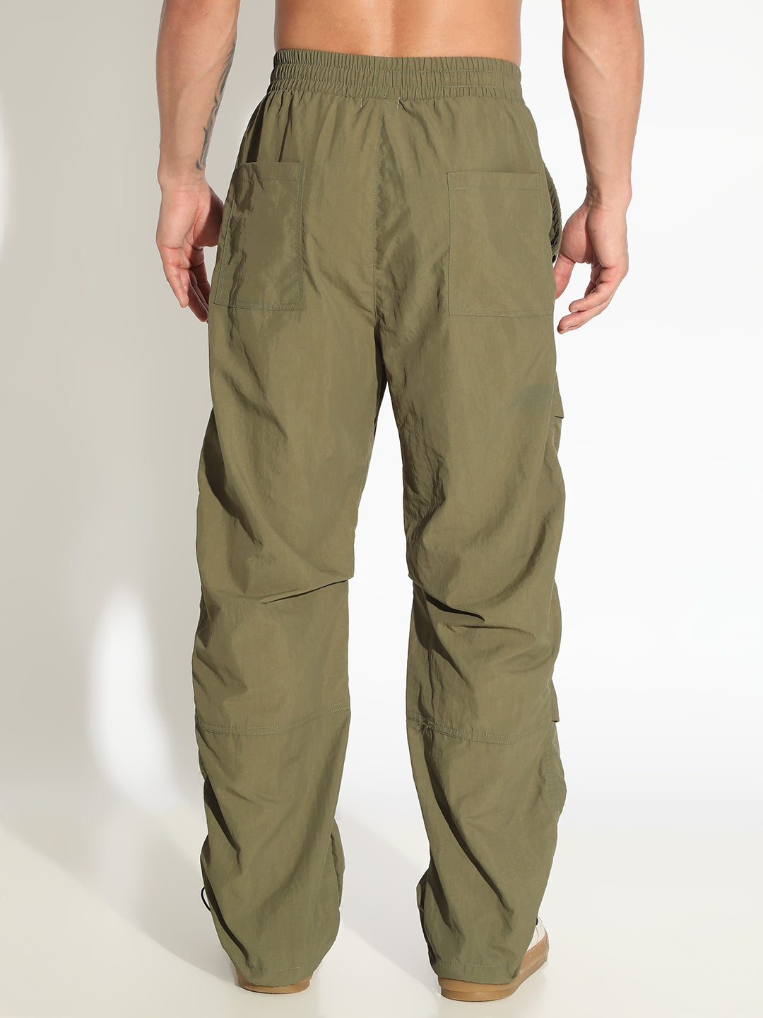 Men's Olive Loose Fit Trousers with Stylized Oversized Pockets and Elasticated Waist