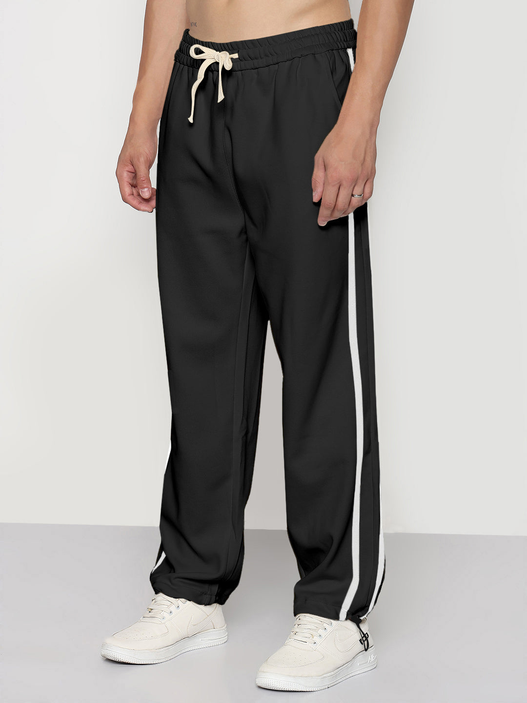 Men's Black Relaxed Fit Trouser