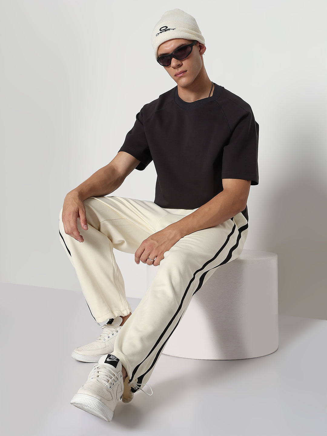 Men's Cream Relaxed Fit Trouser
