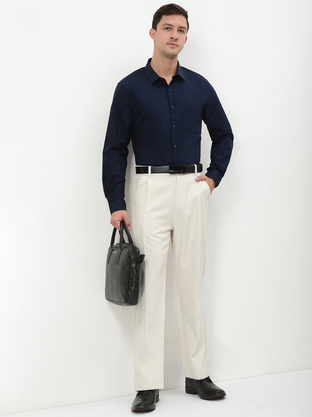 Men Cream Solid Slim Fit Formal Trousers