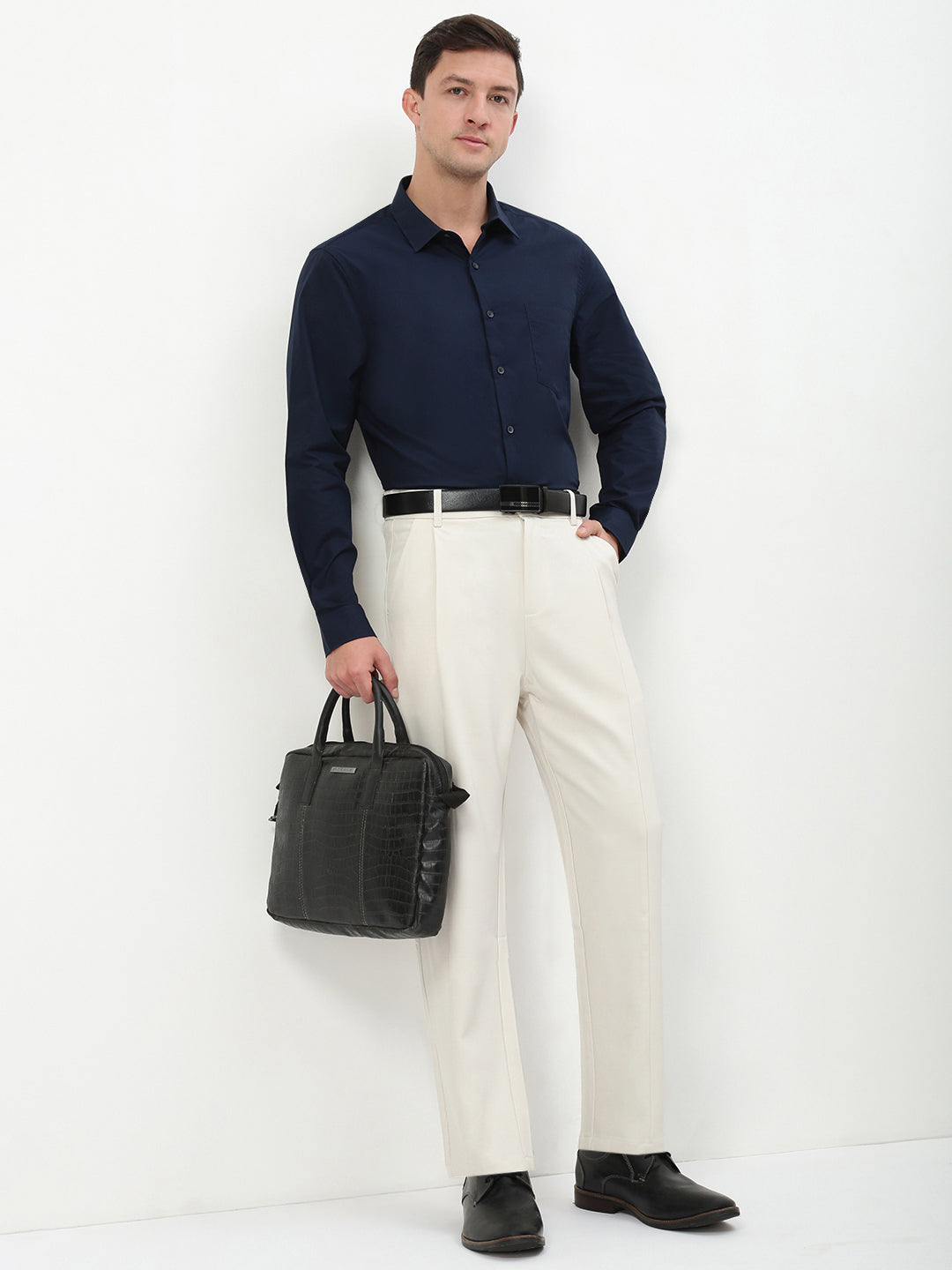 Men Cream Solid Slim Fit Formal Trousers