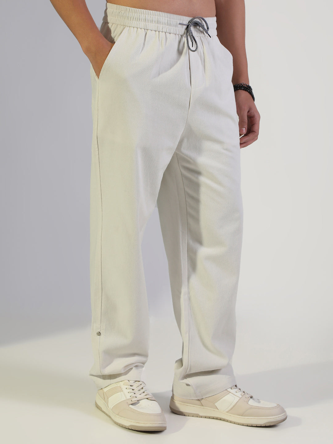 Men's White Mid Rise Regular Fit Trousers