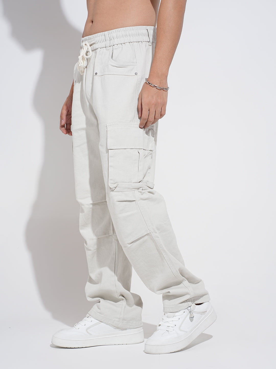 Men's Off White Relaxed Fit Cargo Trousers