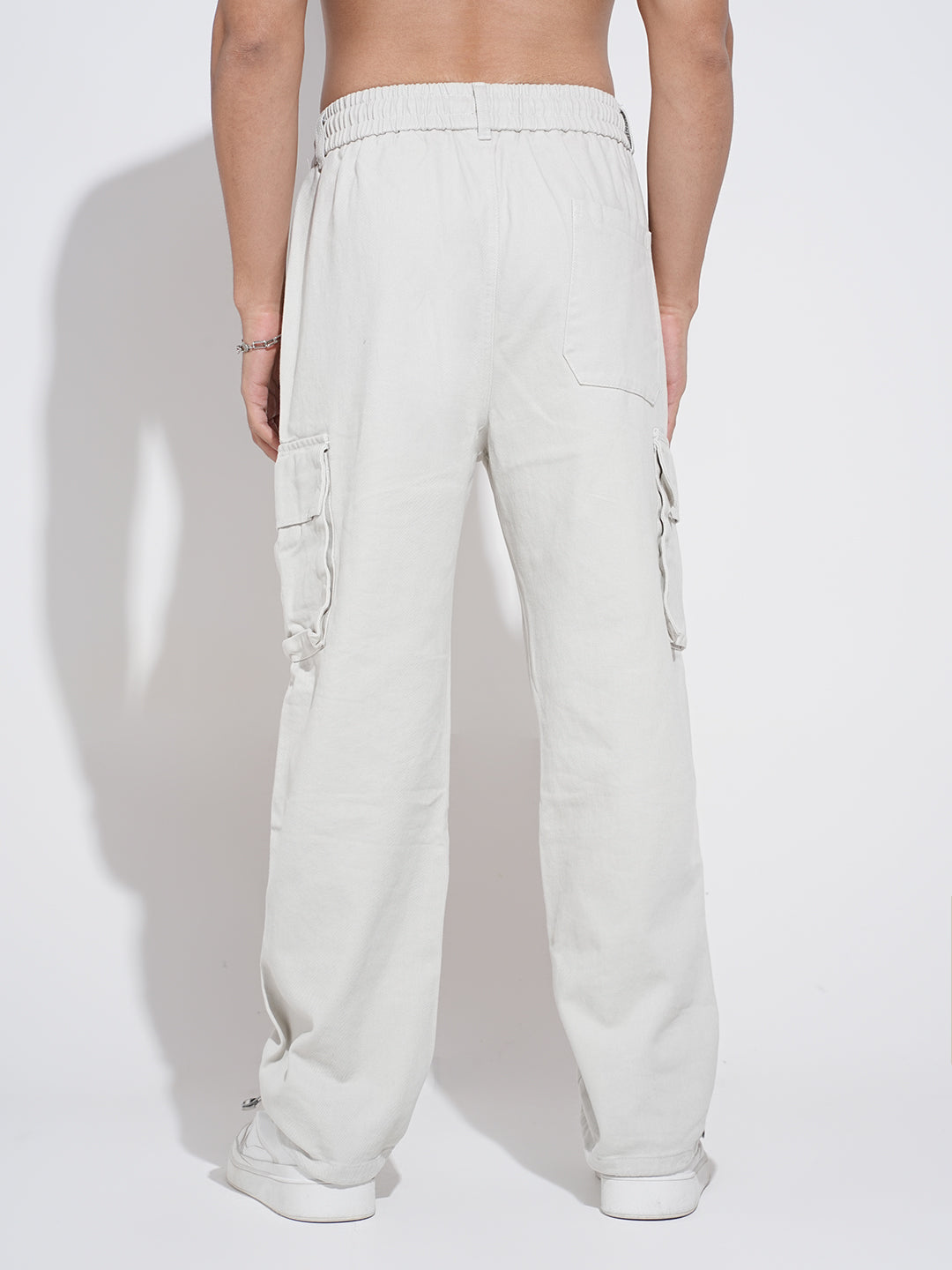 Men's Off White Relaxed Fit Cargo Trousers