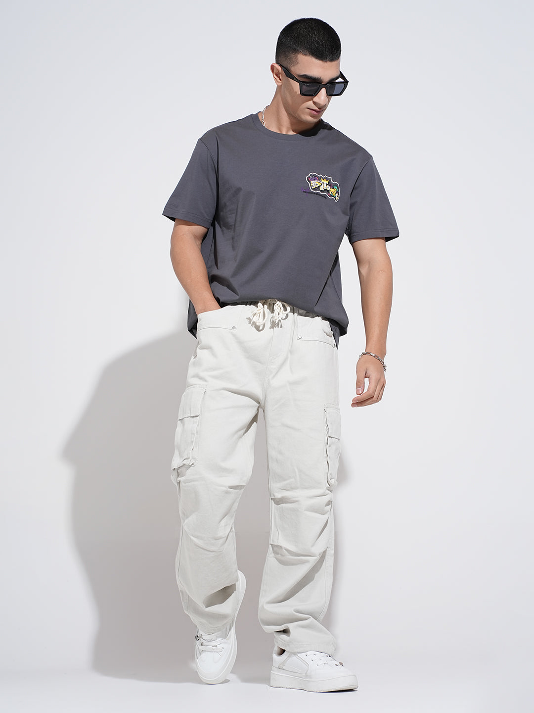 Men's Off White Relaxed Fit Cargo Trousers