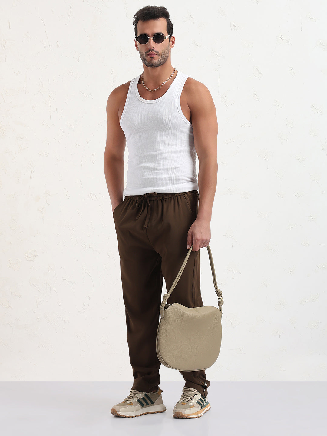 Men's Olive Solid Tapered Fit Trousers
