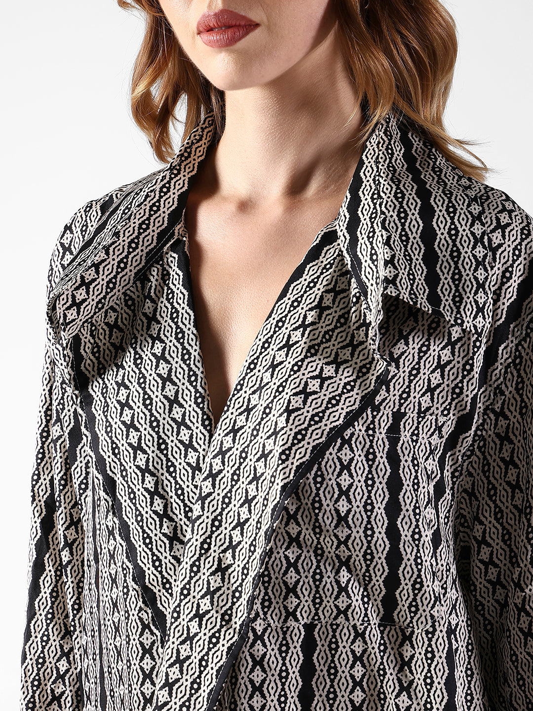 Women's Geometric Black Relaxed Fit Long Sleeve Shirt