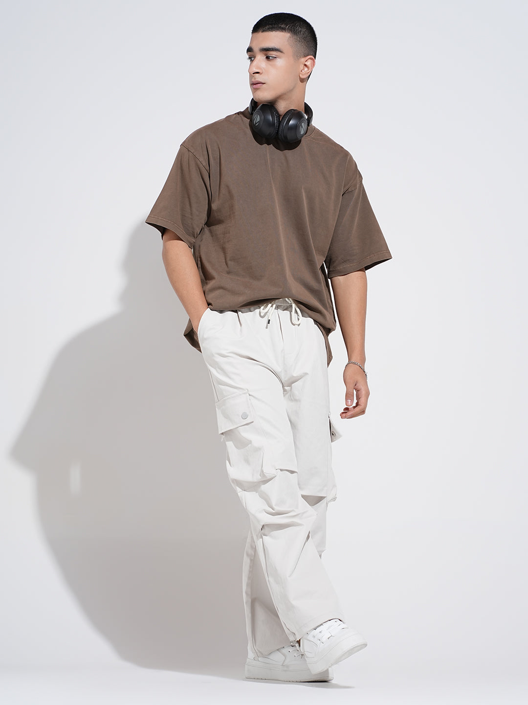 Men's Off White Relaxed Fit Cargo Trousers with Side Stylized Pleats