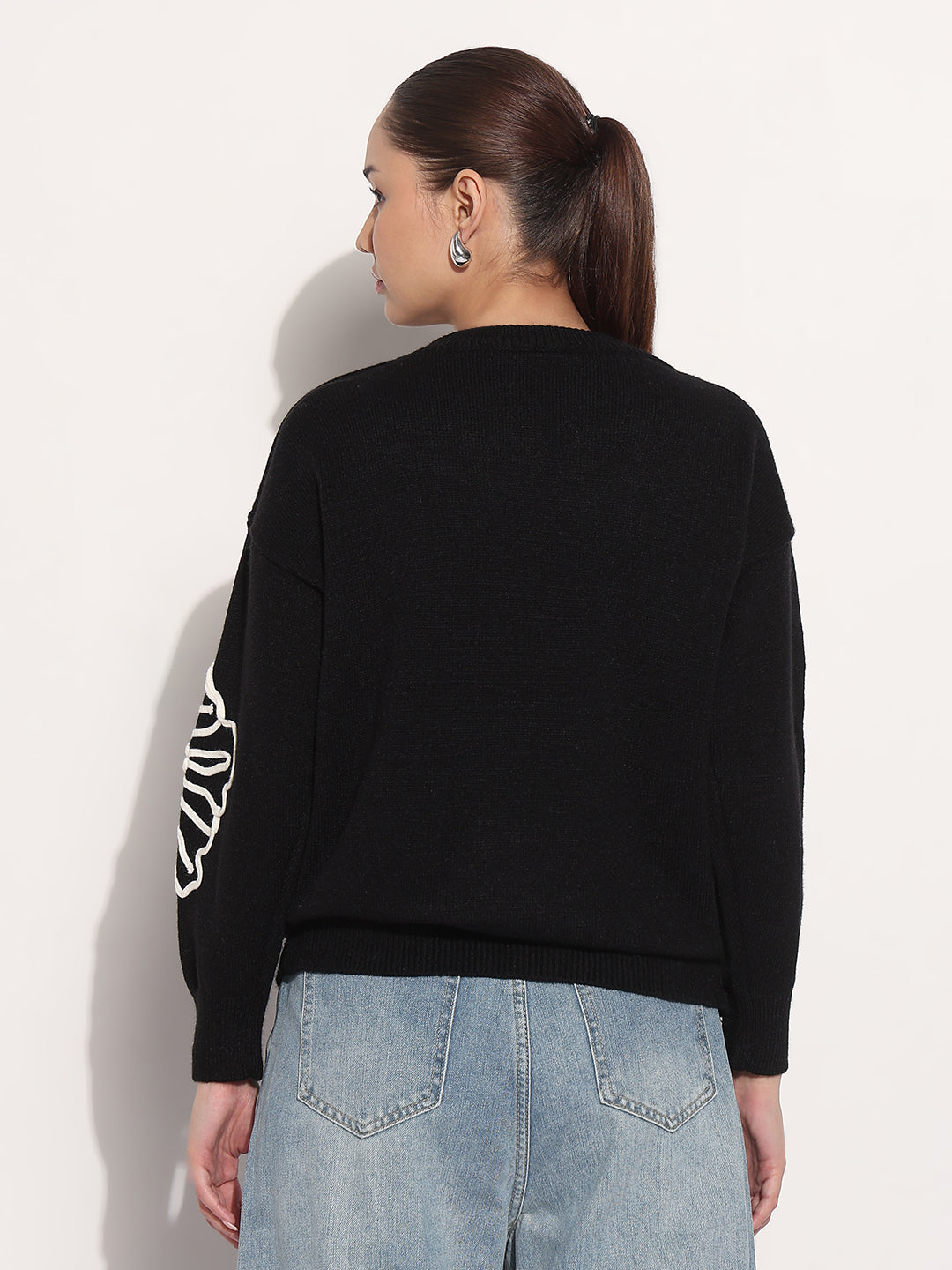 Women's Floral Embroidered Black Round Neck Knit Pullover Top