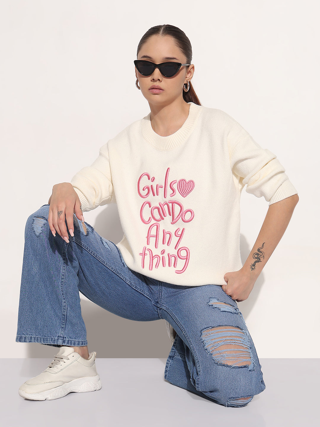 Women's Embroidered Cream Round Neck Knitted Pullover Top