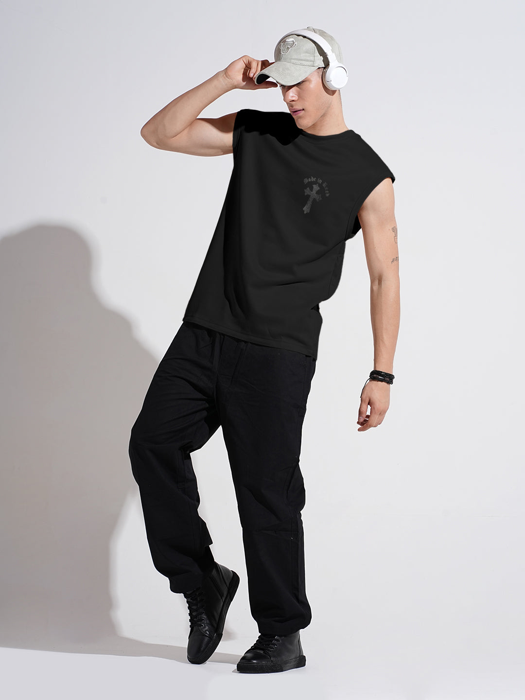 Men's Graphic Black Regular Fit Sleeveless T-Shirt