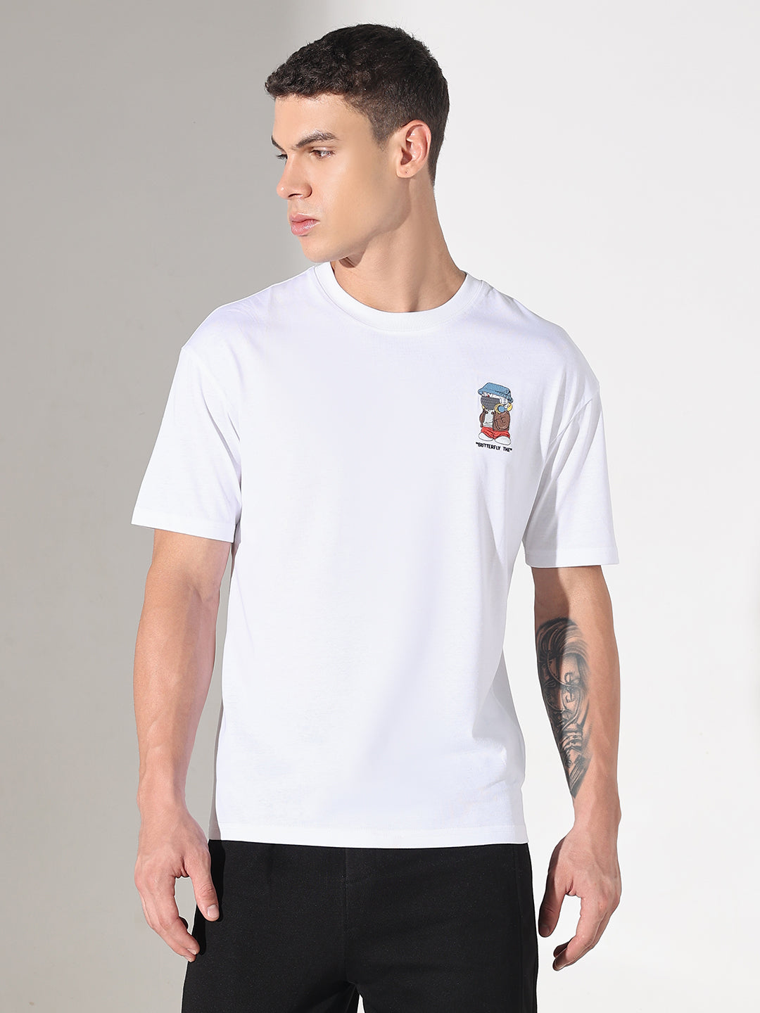 Men's Graphic Print White Short Sleeves Round Neck Relaxed Fit T-Shirt