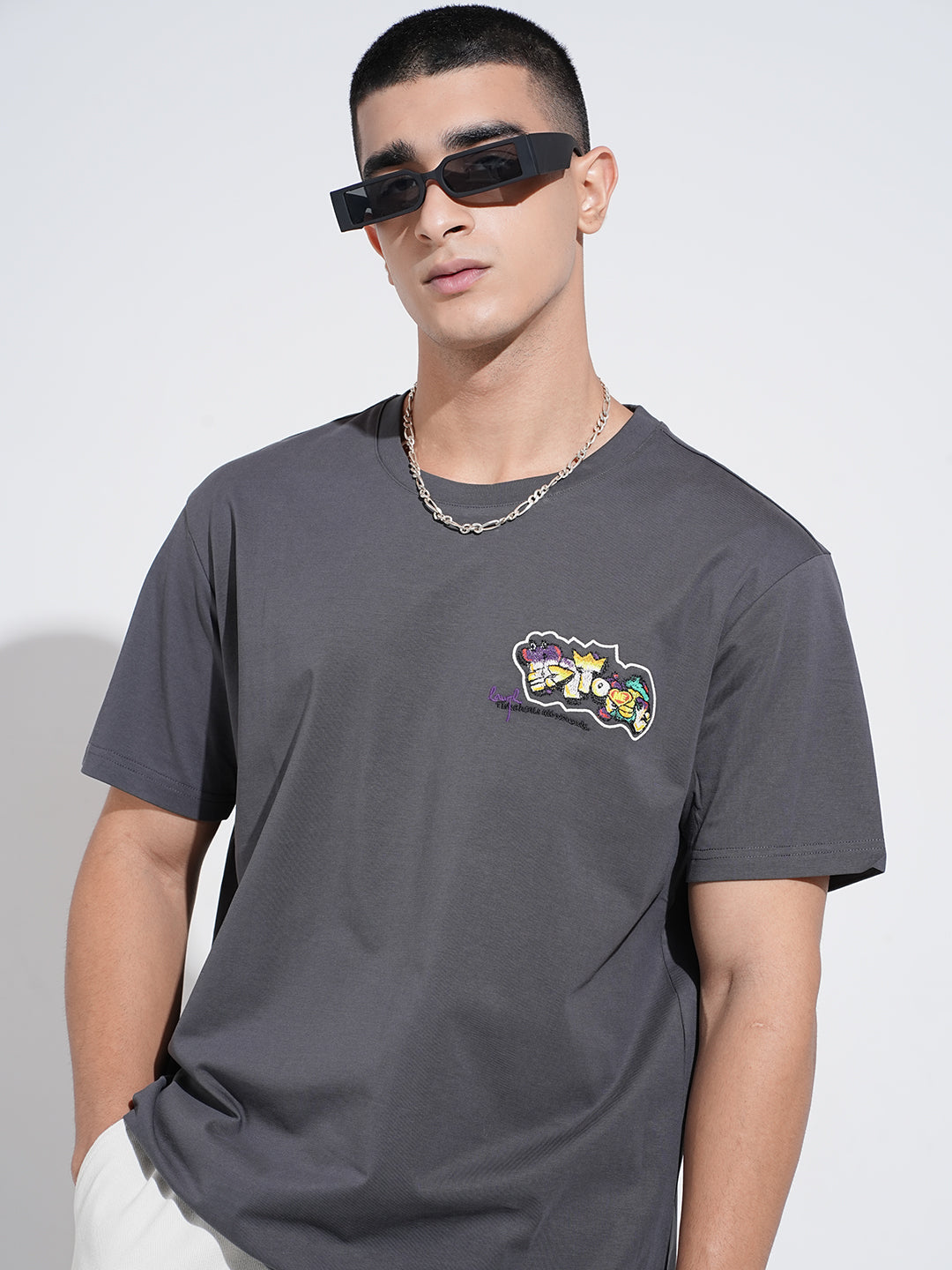 Men's Graphic Print Grey Short Sleeves Round Neck Relaxed Fit T-Shirt