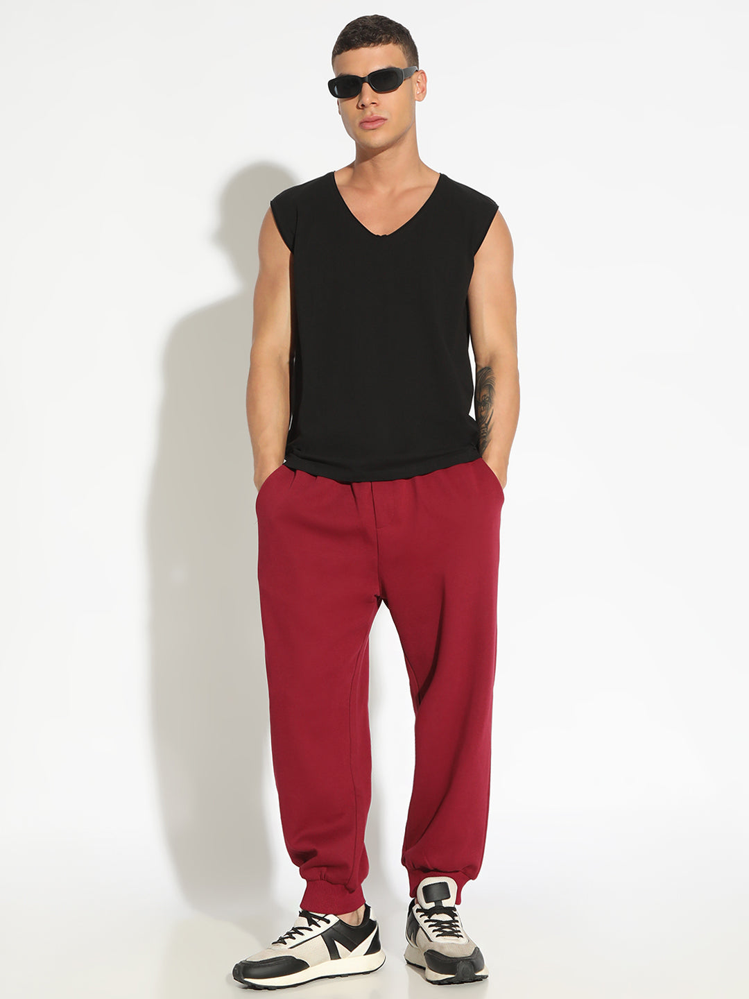Men's Maroon Regular Fit Joggers with Elasticated Waist and Drawstring