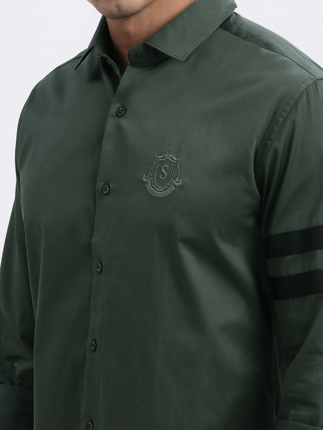 Men Green Solid Slim Fit Shirt