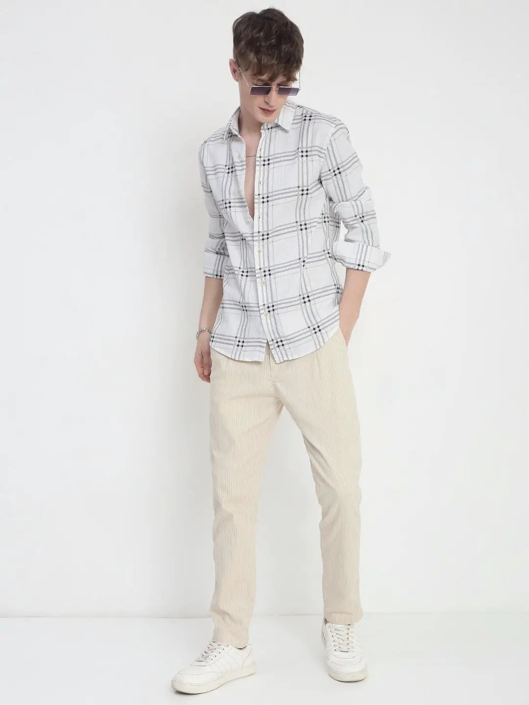 Men's Checked White Slim Fit Shirt - from SHOWOFFFF
