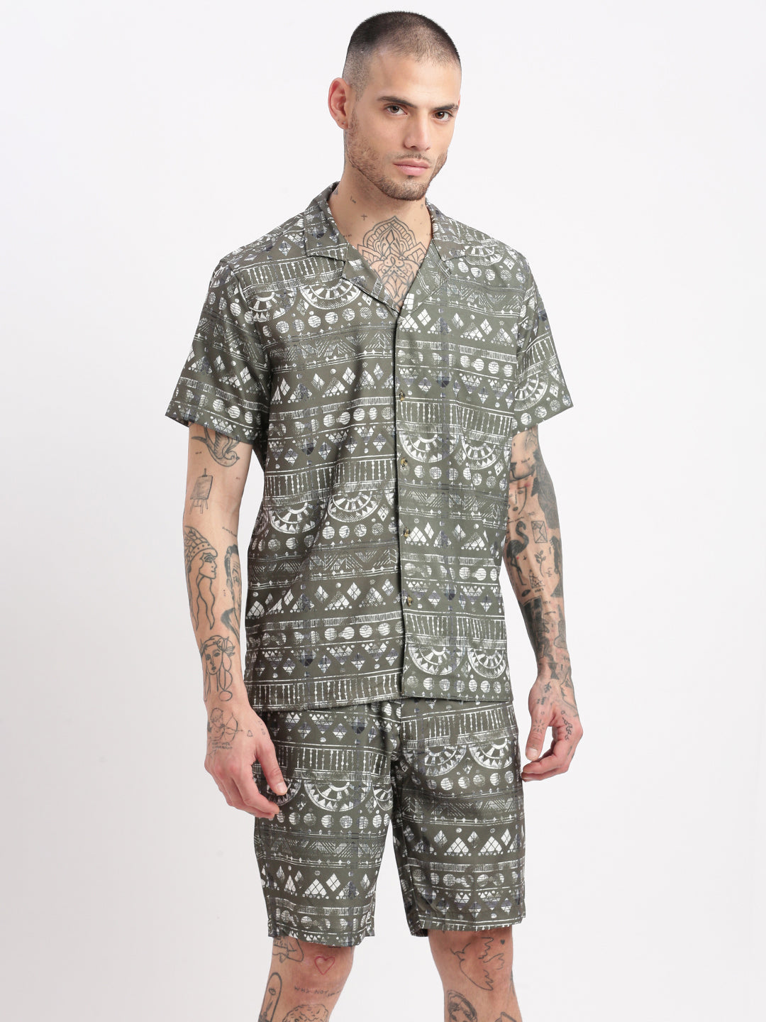 Men Geometric Print Cuban Collar Green Co-Ords Set