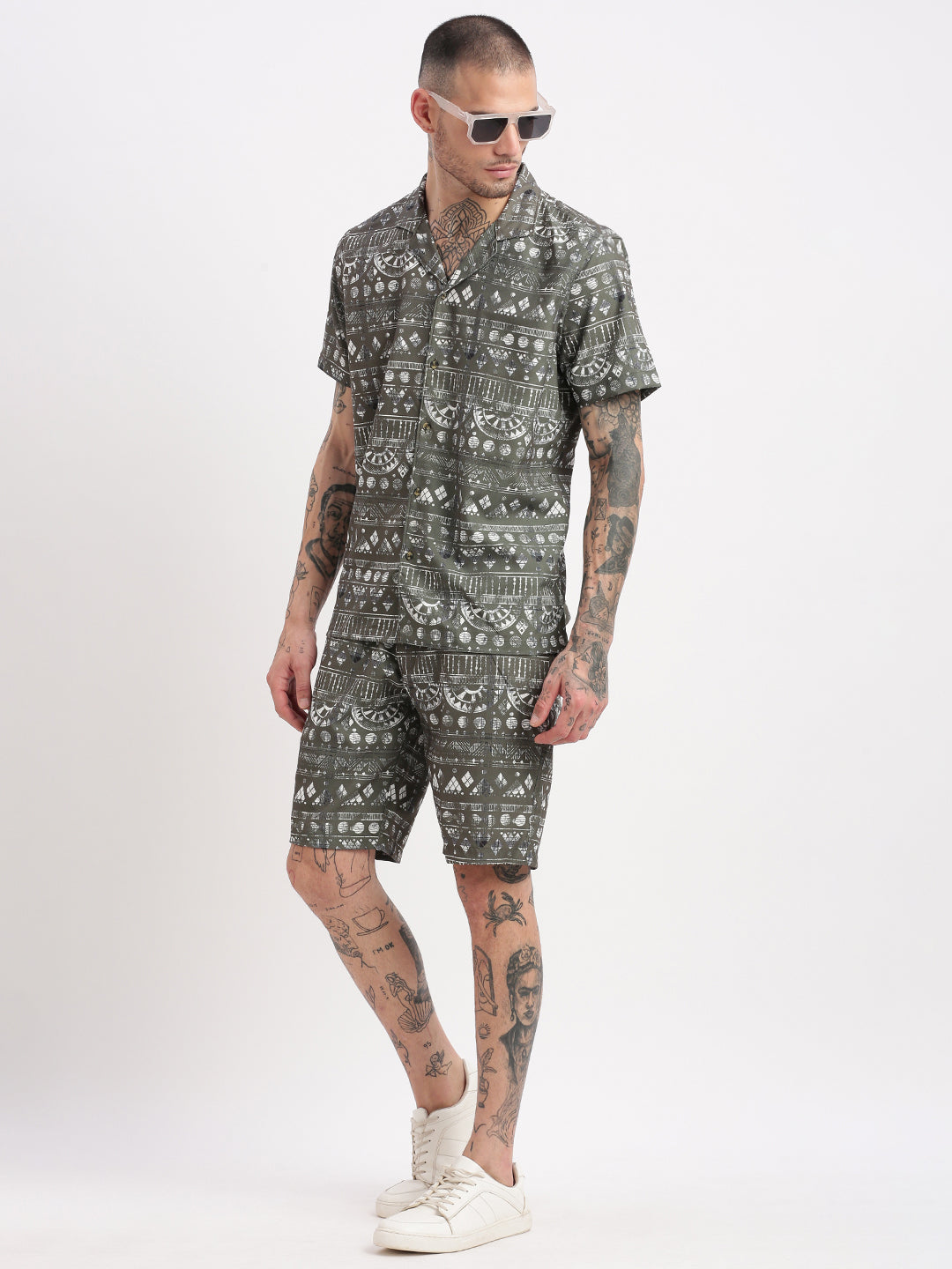 Men Geometric Print Cuban Collar Green Co-Ords Set