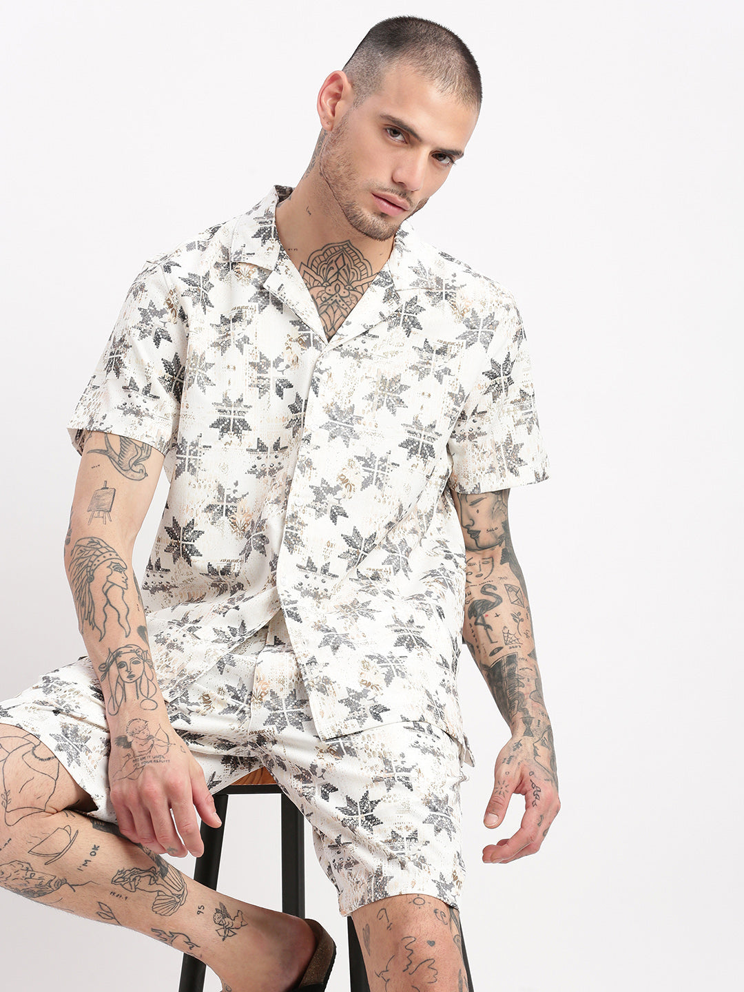 Men Geometric Print Cuban Collar Off White Co-Ords Set