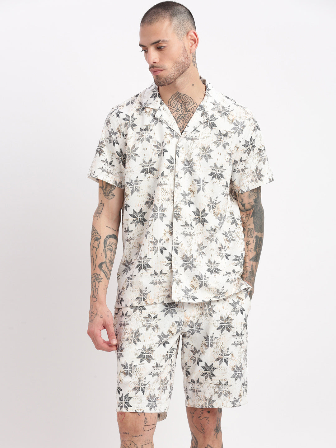 Men Geometric Print Cuban Collar Off White Co-Ords Set