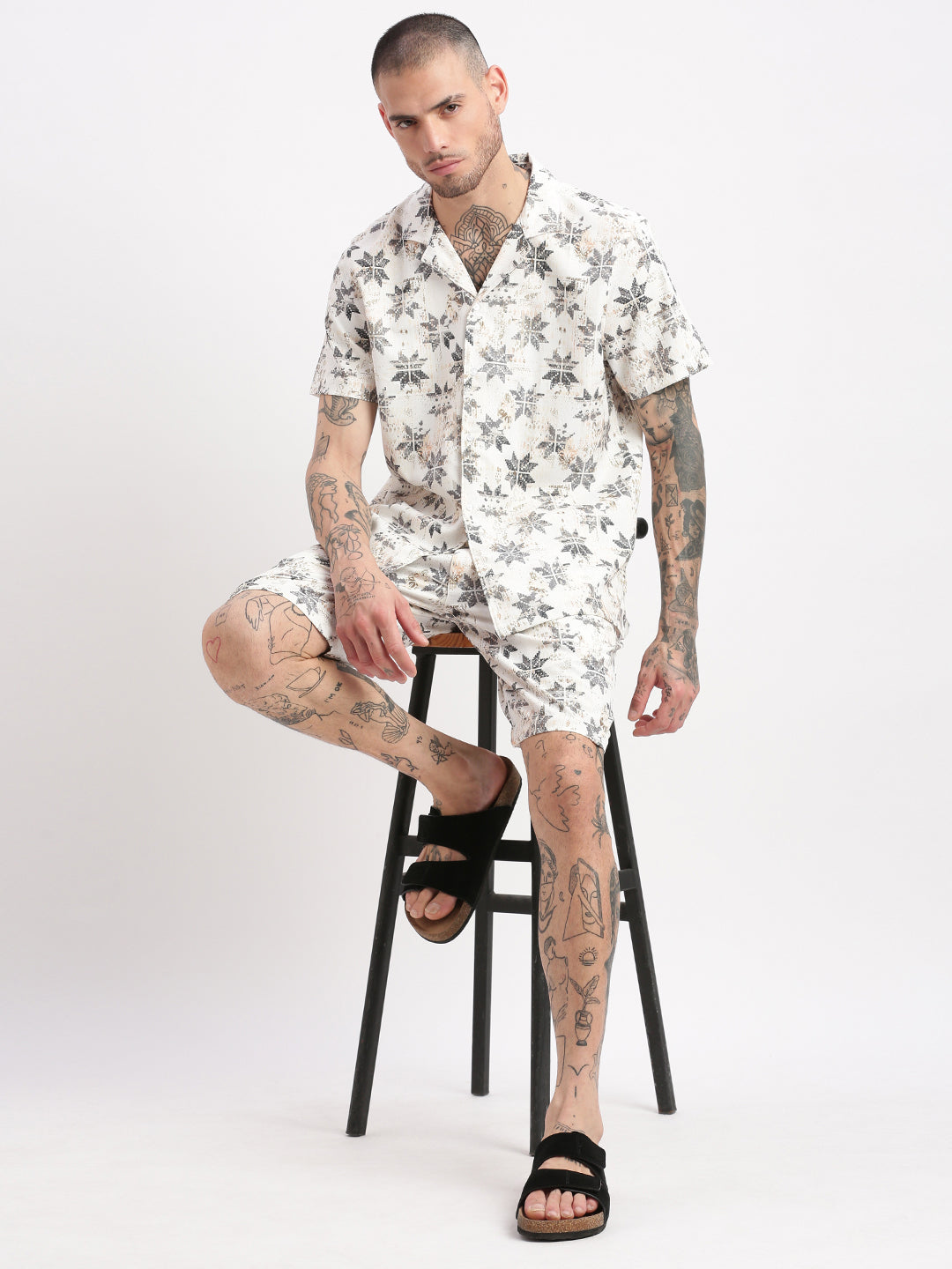 Men Geometric Print Cuban Collar Off White Co-Ords Set