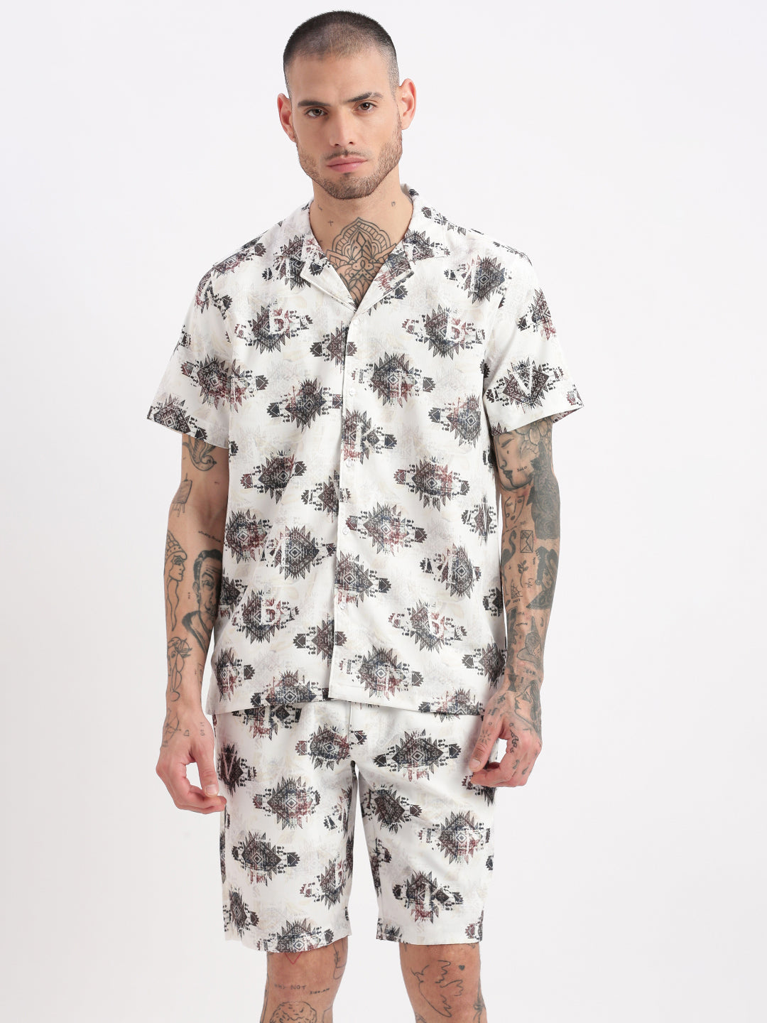 Men Geometric Print Cuban Collar White Co-Ords Set