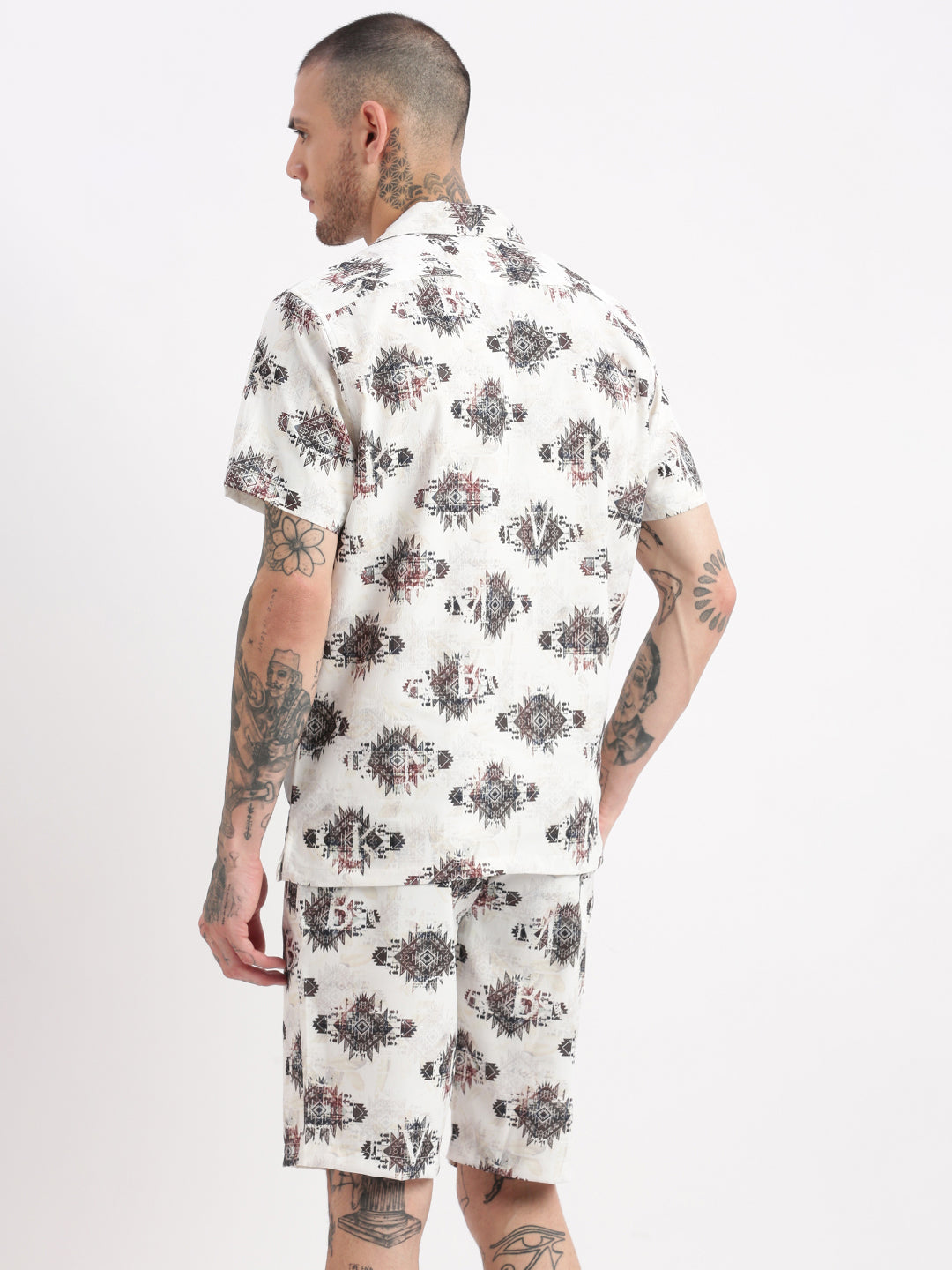 Men Geometric Print Cuban Collar White Co-Ords Set