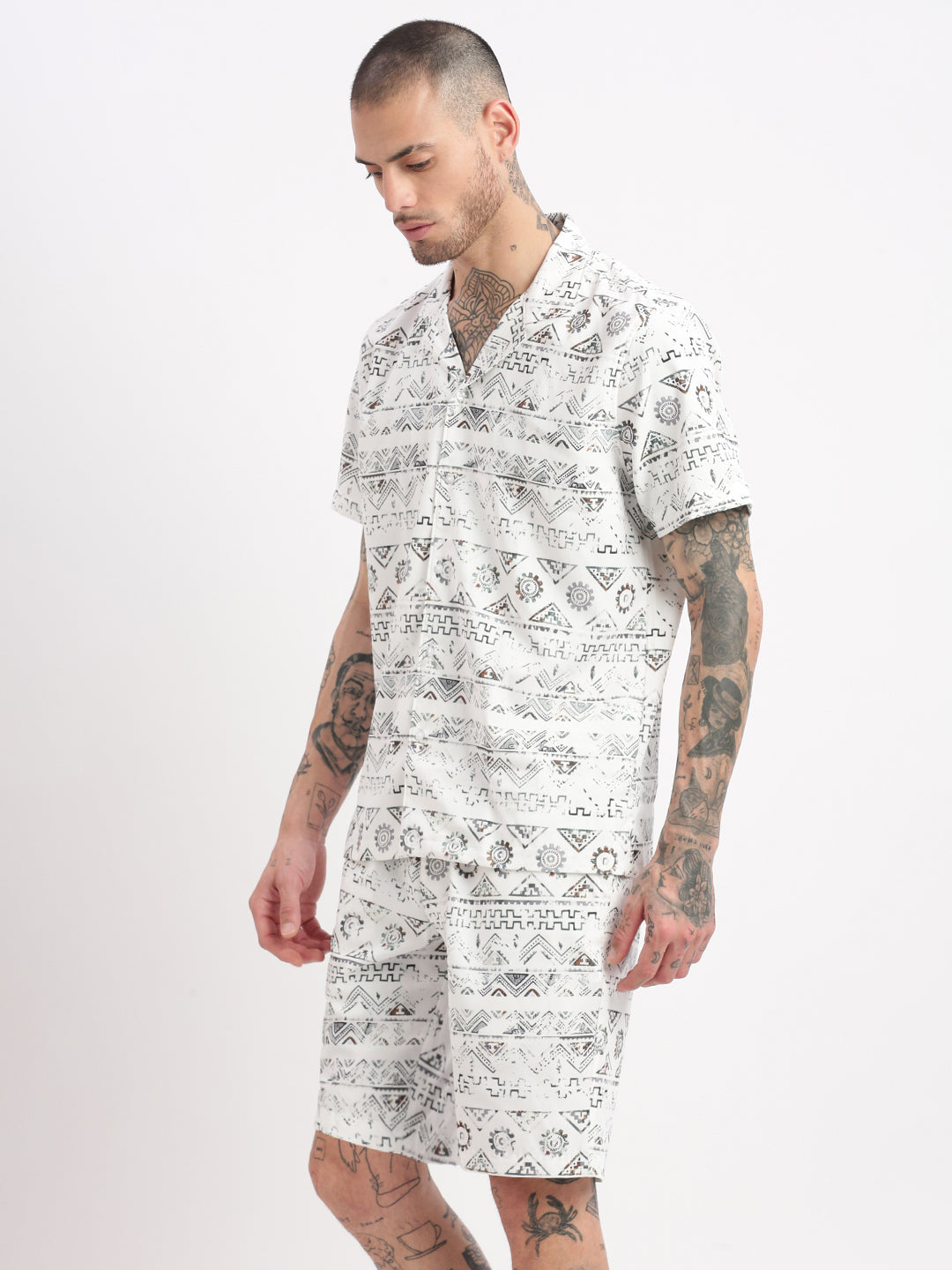 Men Geometric Print Cuban Collar White Co-Ords Set