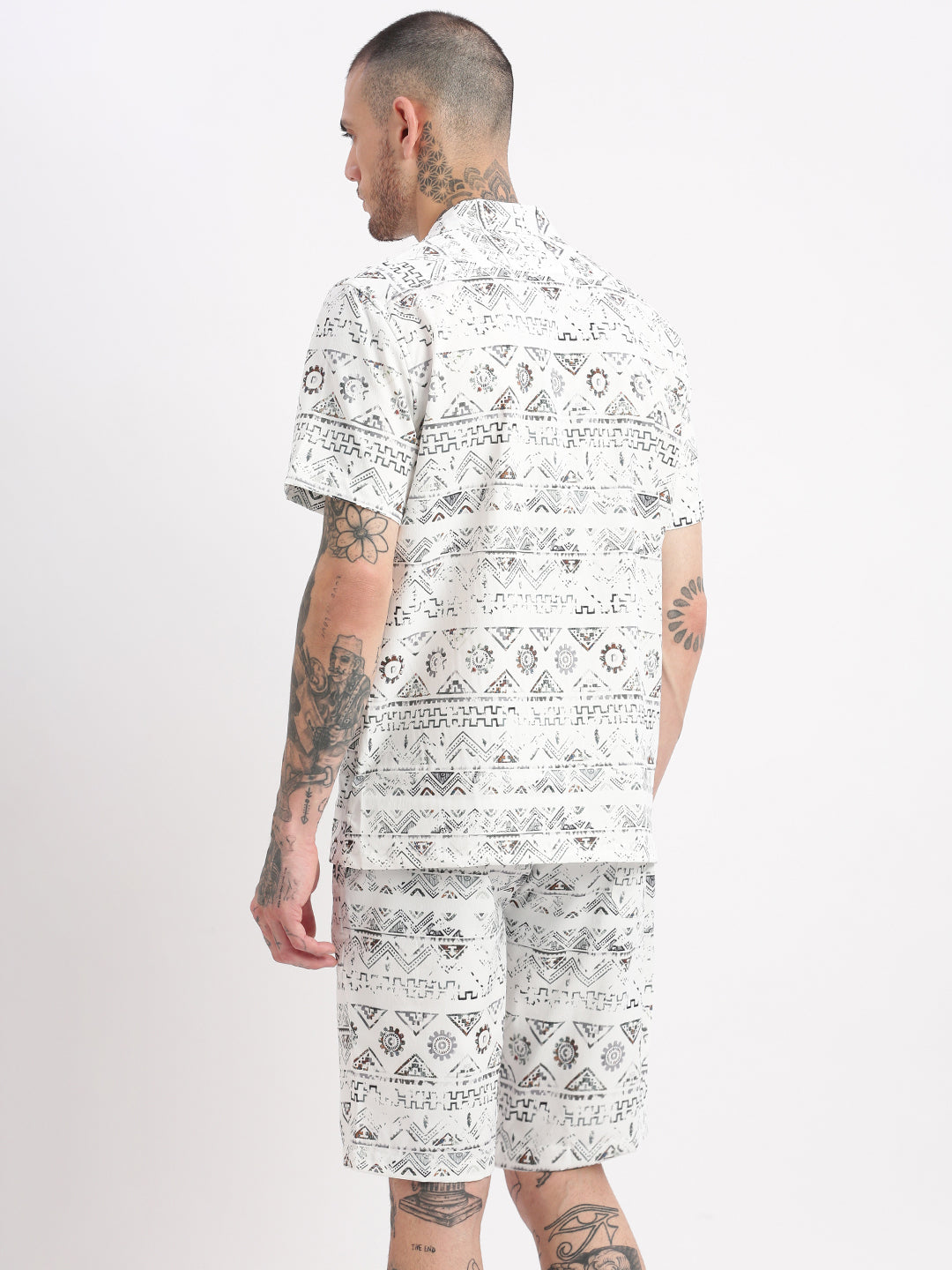 Men Geometric Print Cuban Collar White Co-Ords Set