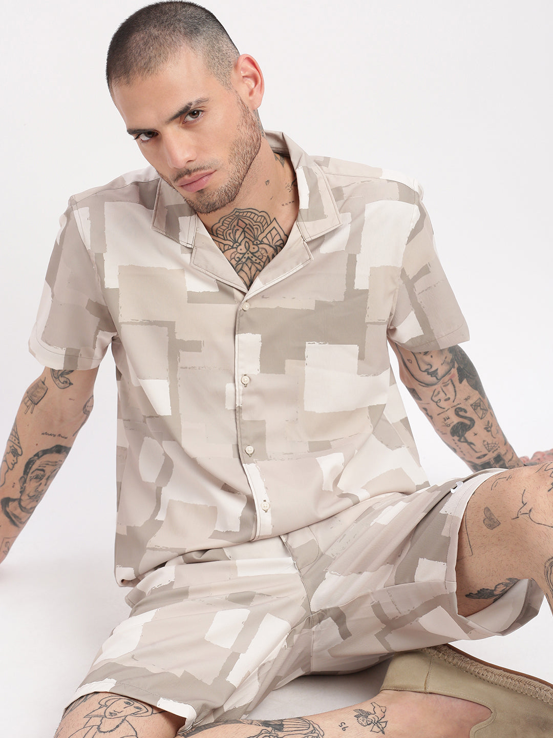 Men Geometric Print Cuban Collar Beige Co-Ords Set