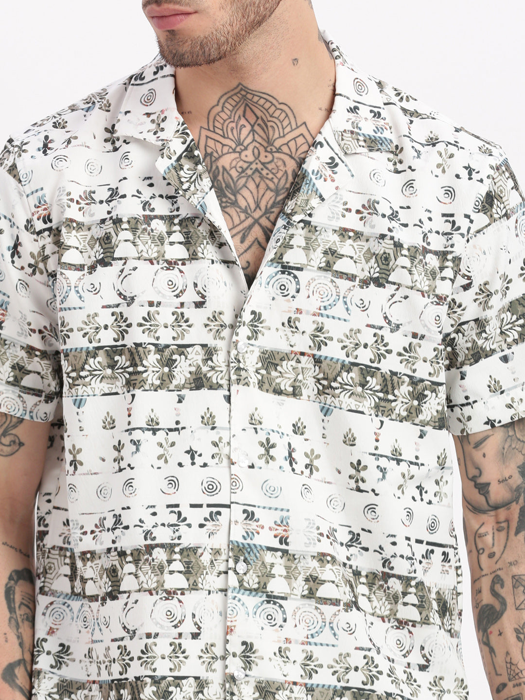 Men Geometric Print Cuban Collar White Co-Ords Set