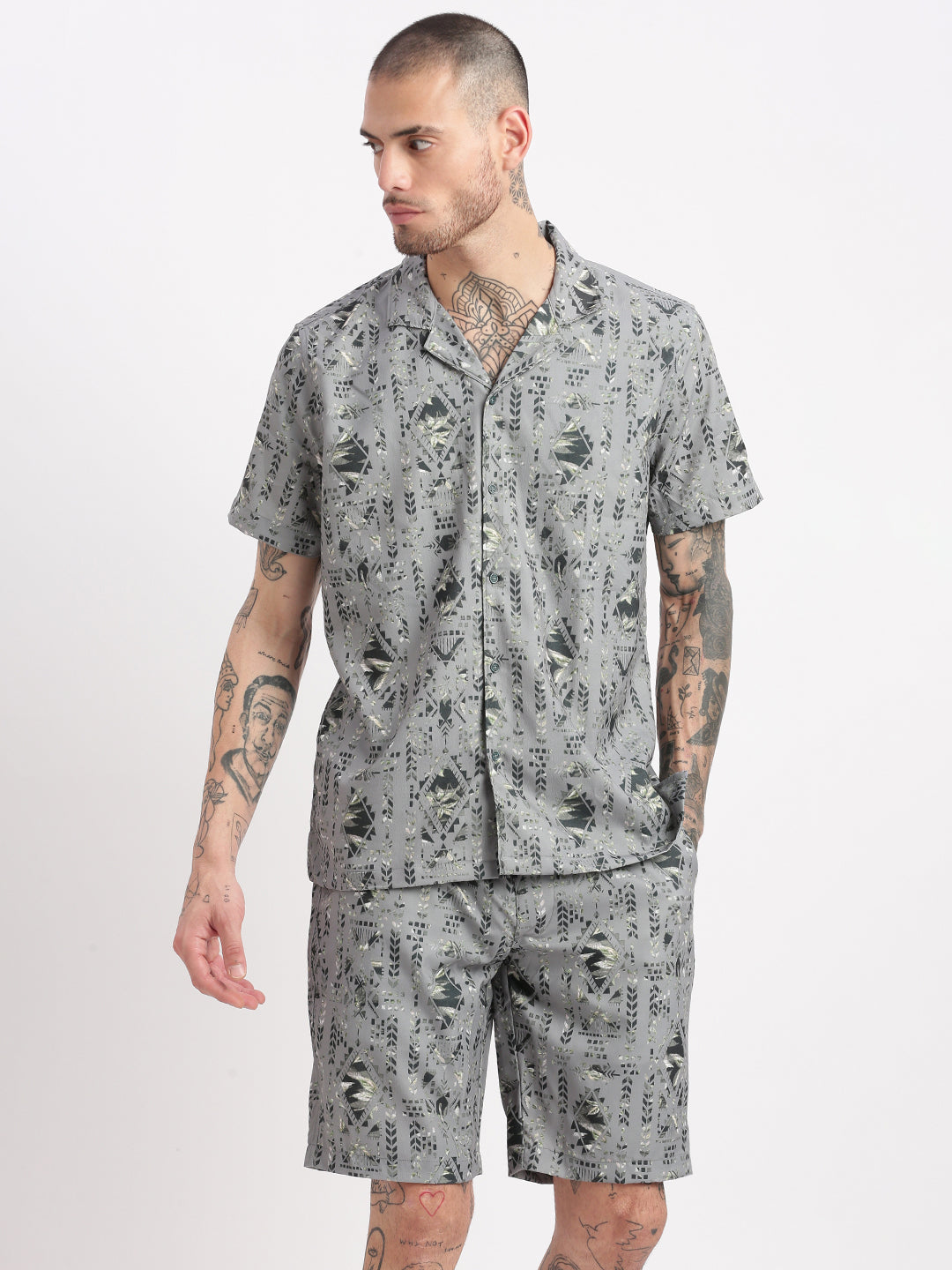 Men Geometric Print Cuban Collar Grey Co-Ords Set