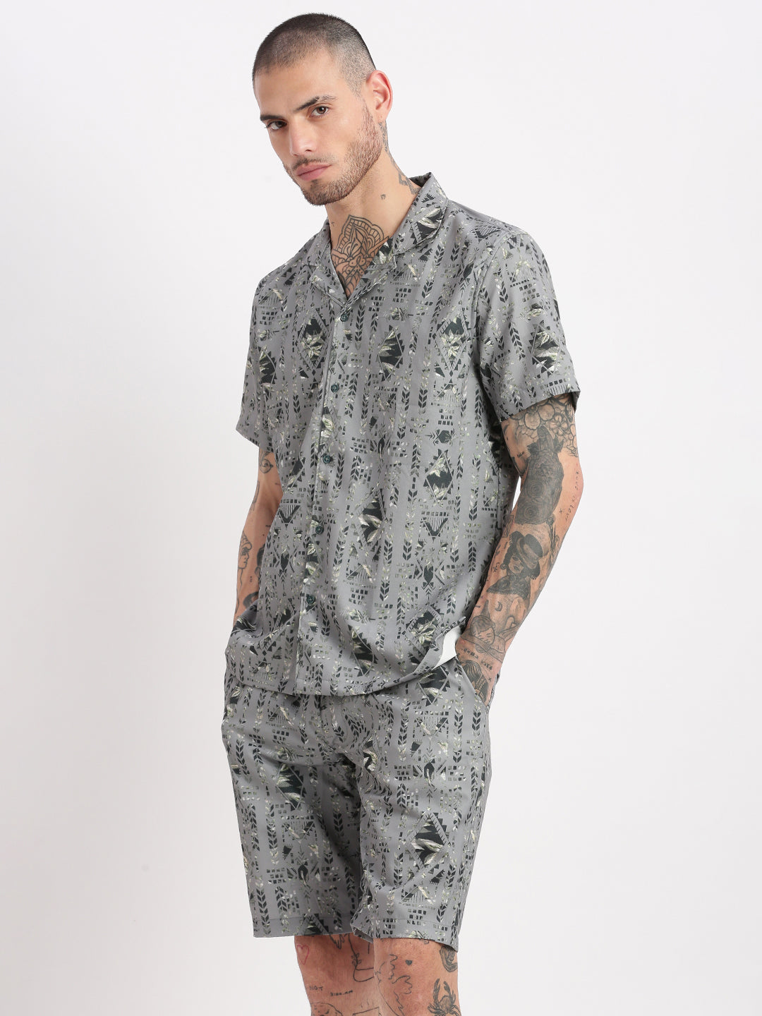 Men Geometric Print Cuban Collar Grey Co-Ords Set