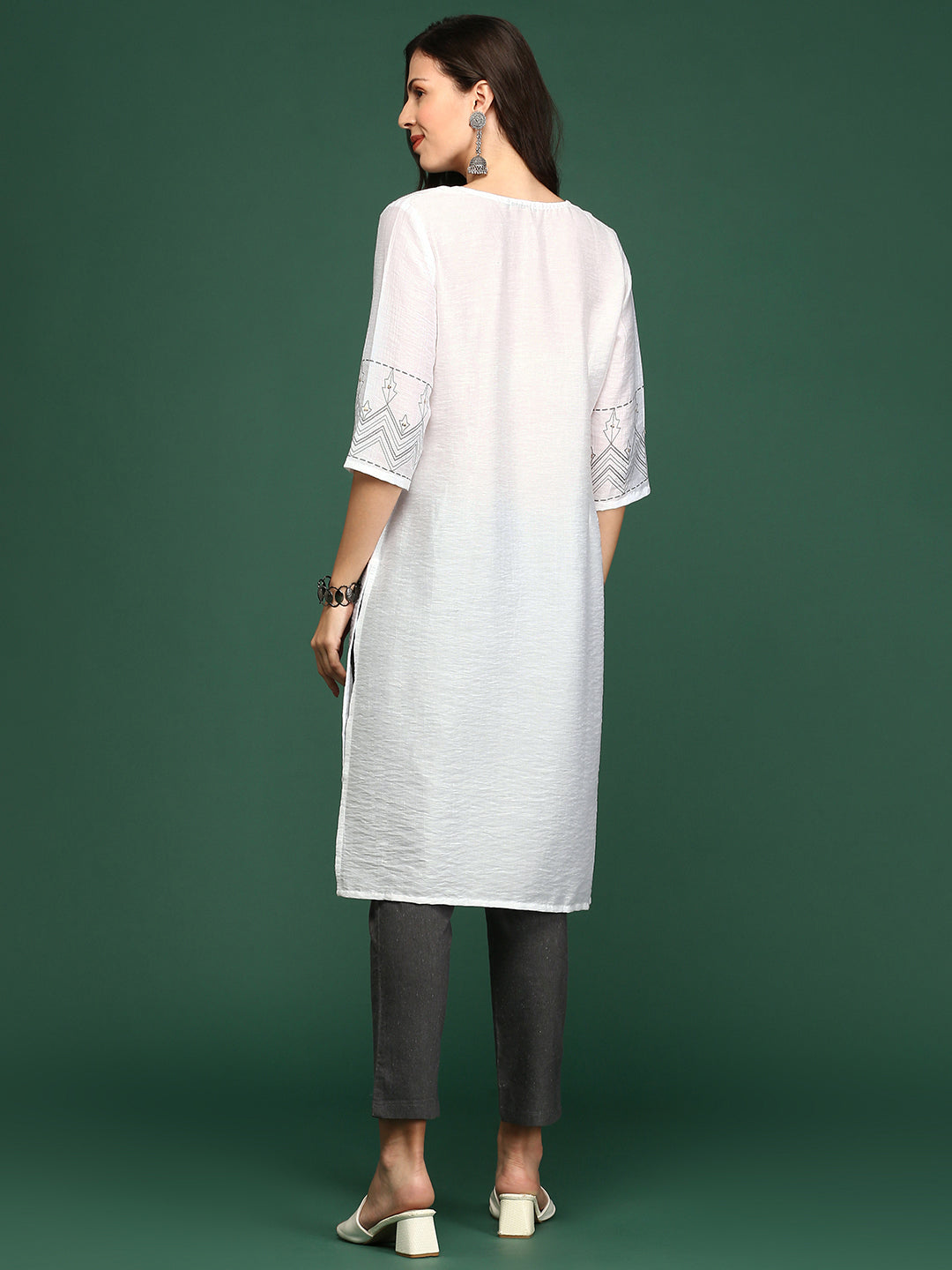 Women's White Solid Straight Kurta