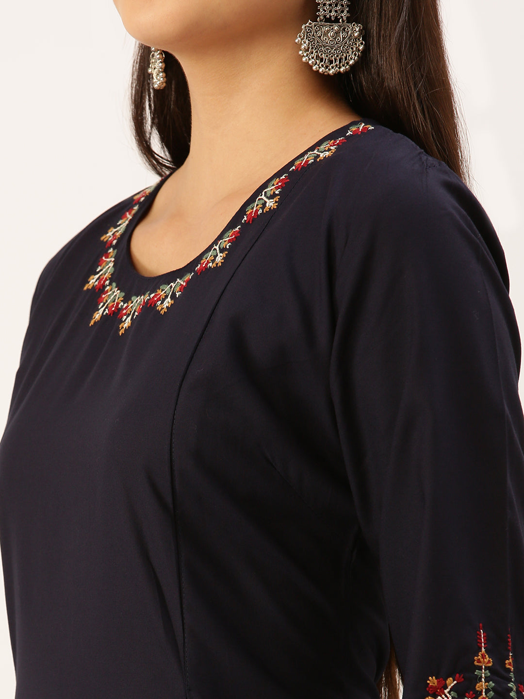 Women Embroidered Navy Blue Straight Kurta