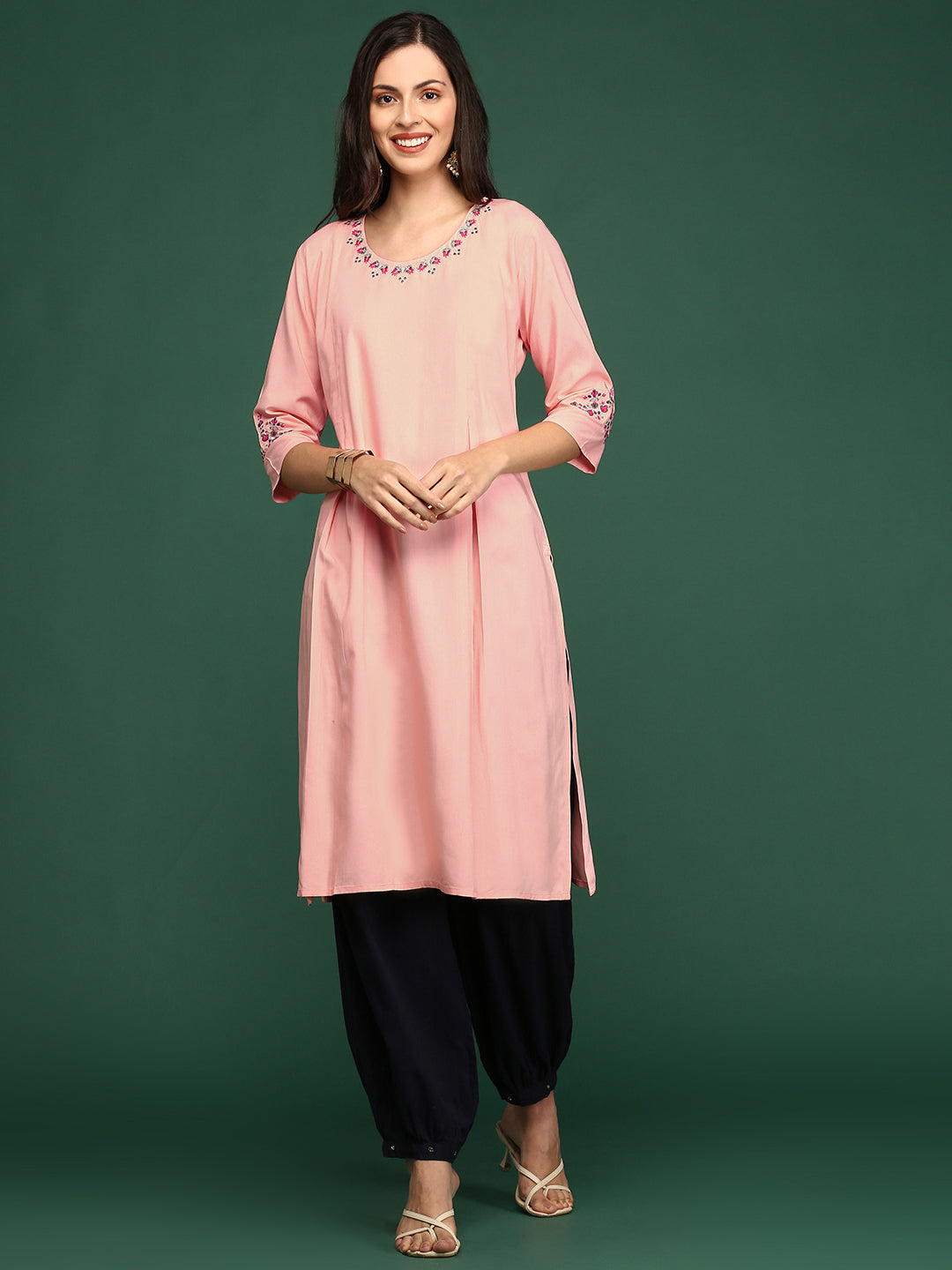 Women Embroidered Peach Straight Kurta